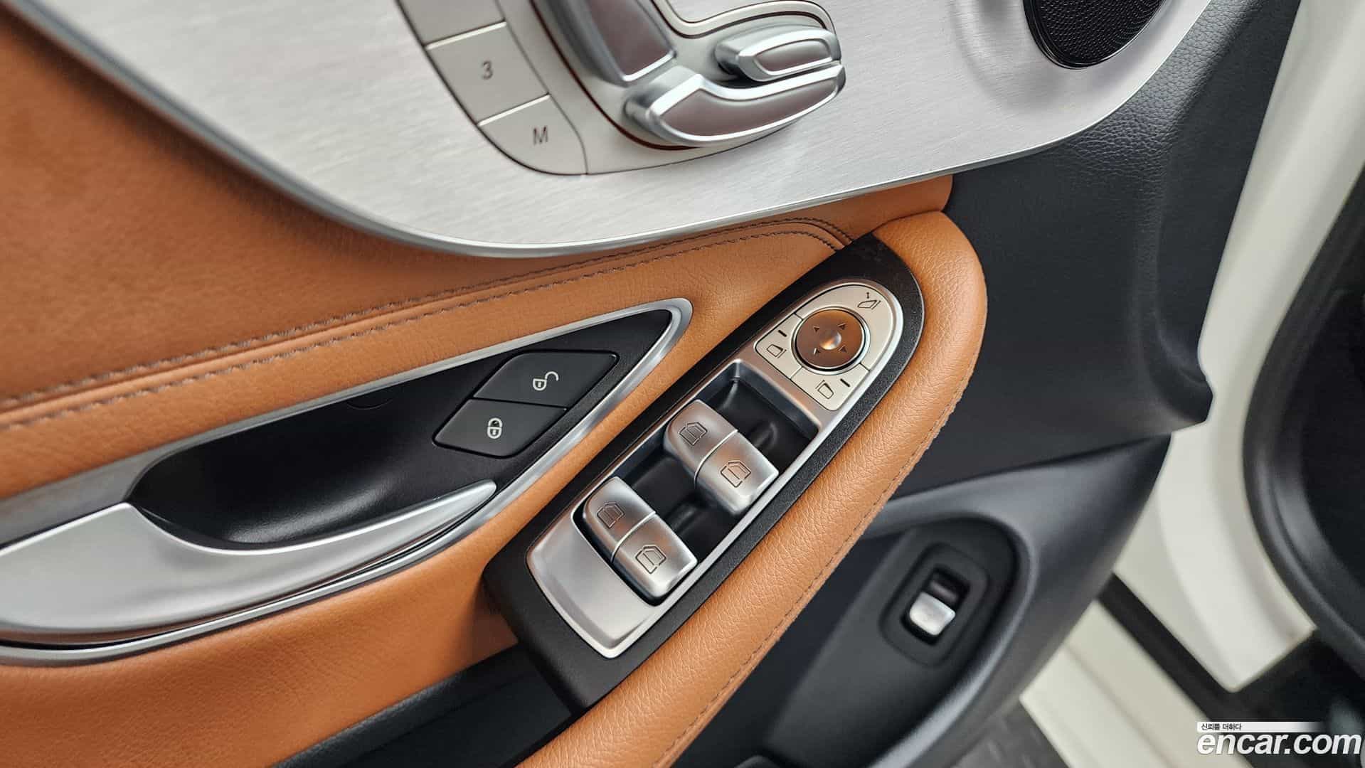 C-Class Mercedes-Benz 2018.5-OPTION-046