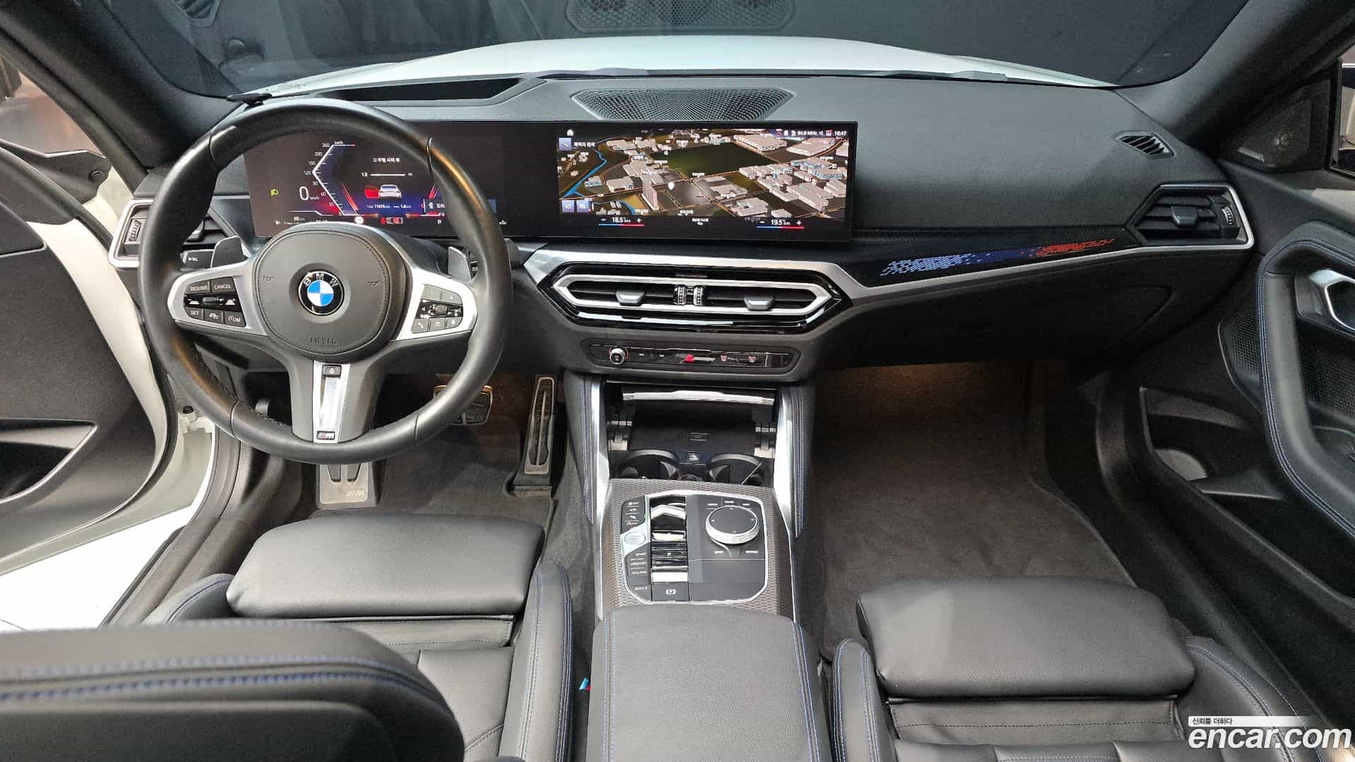 2-Series BMW 2023.10-INNER-007