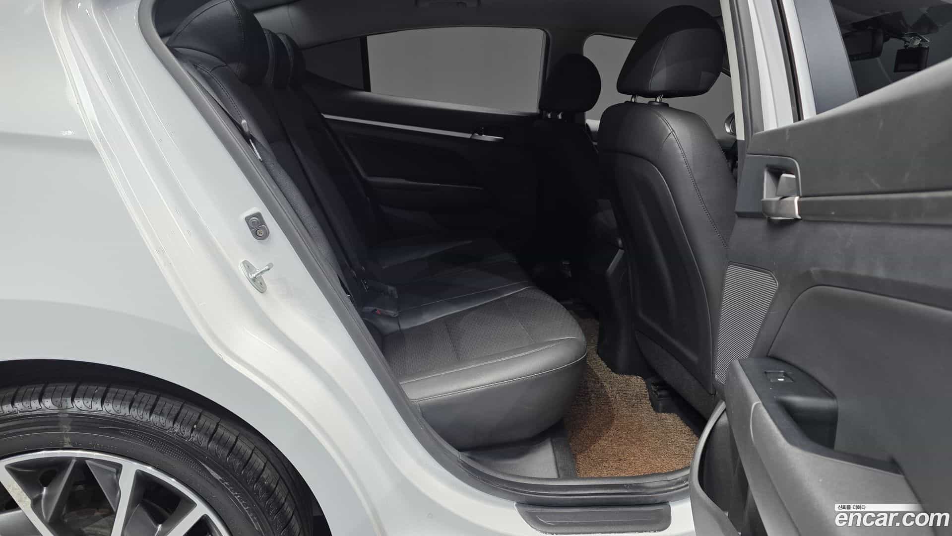 AVANTE Hyundai 2020.1-OPTION-015