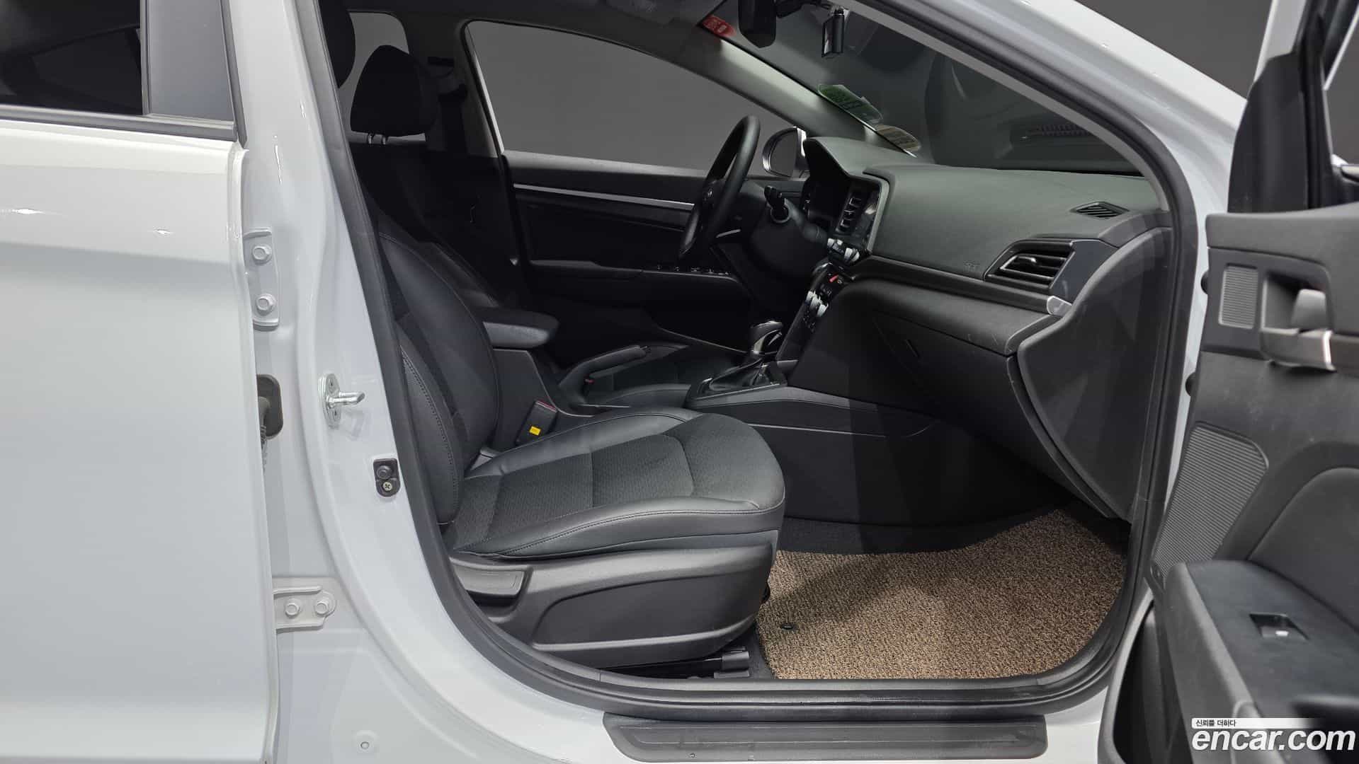 AVANTE Hyundai 2020.1-INNER-036