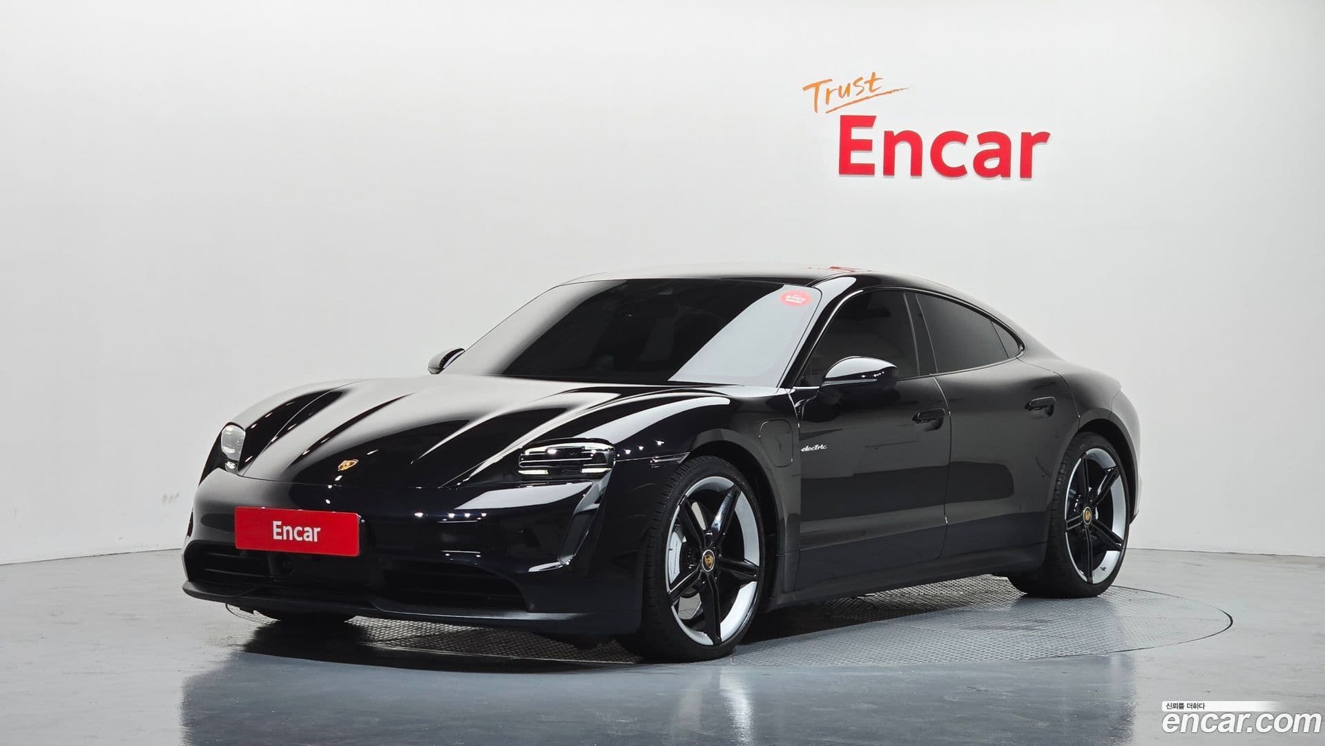 Main__Slider__Photo:Taycan Porsche 2022.9-0