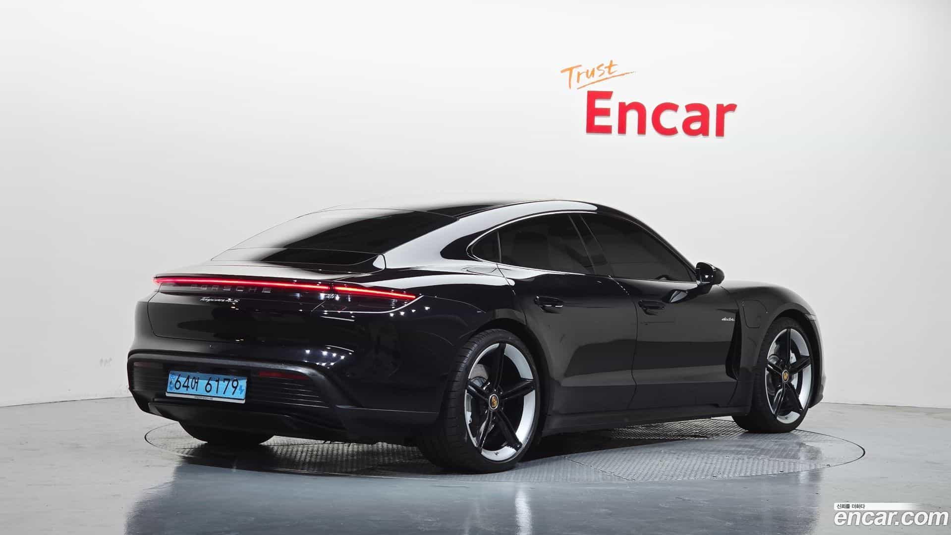 Taycan Porsche 2022.9-OUTER-002