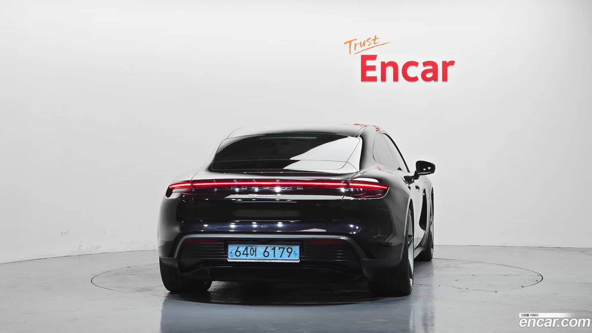 Taycan Porsche 2022.9-OUTER-004