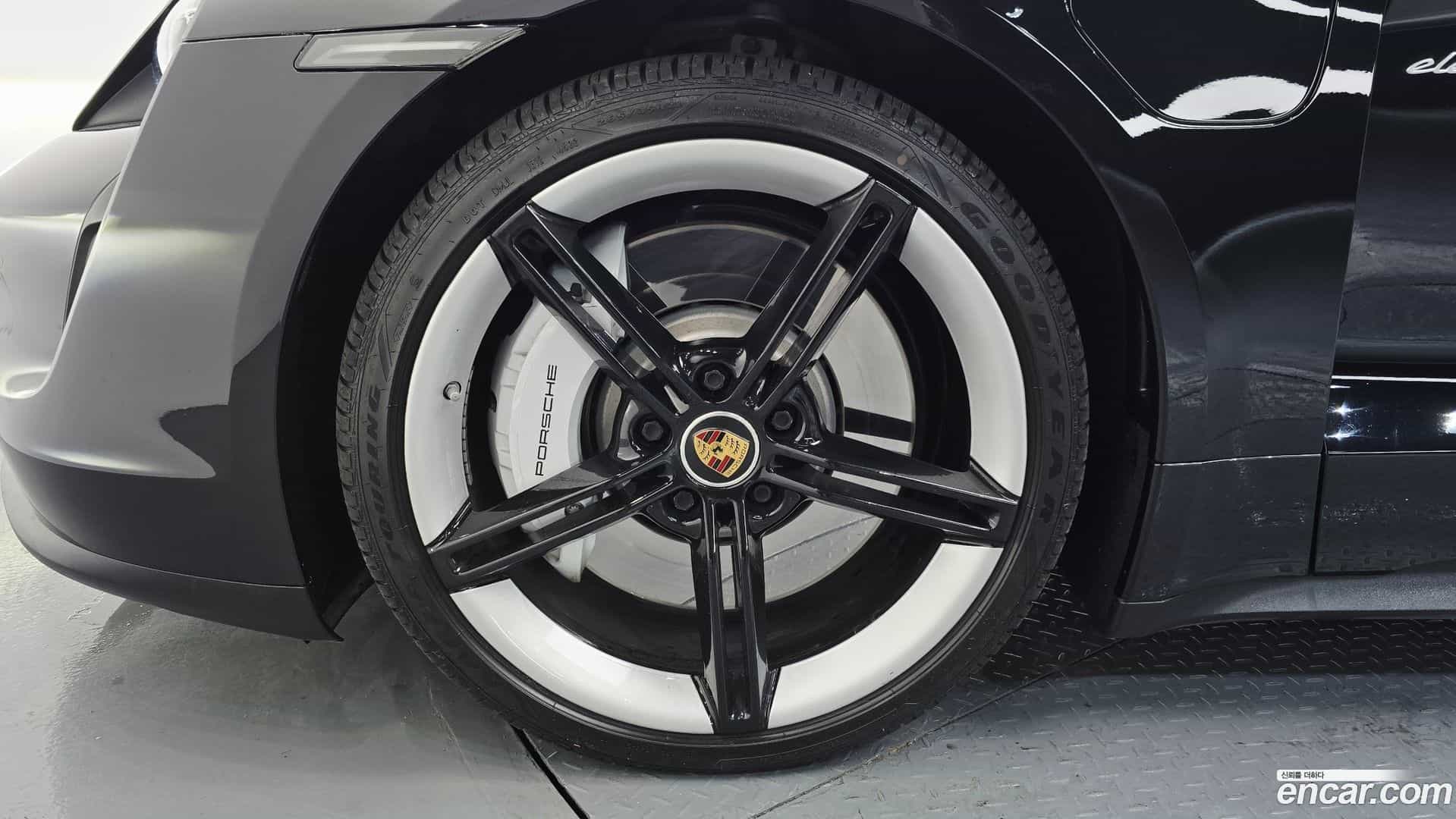 Taycan Porsche 2022.9-OUTER-005