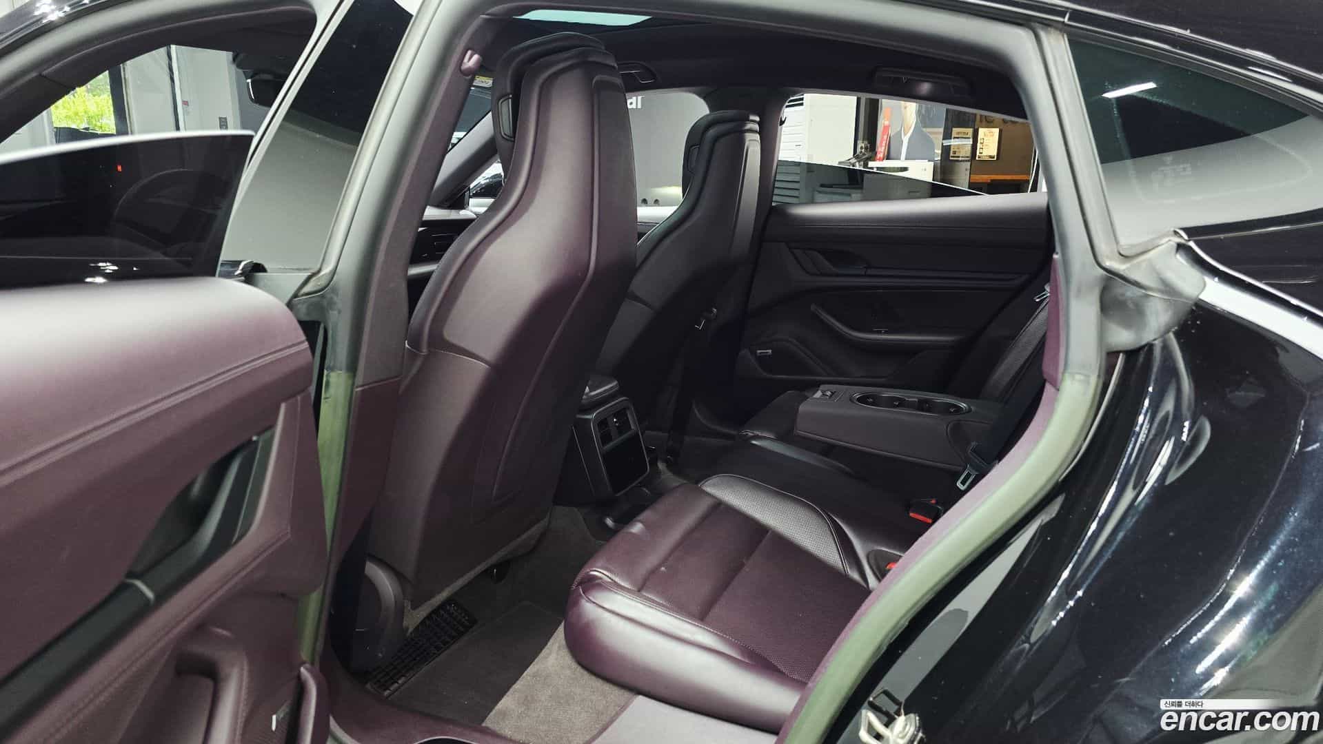 Taycan Porsche 2022.9-OPTION-015