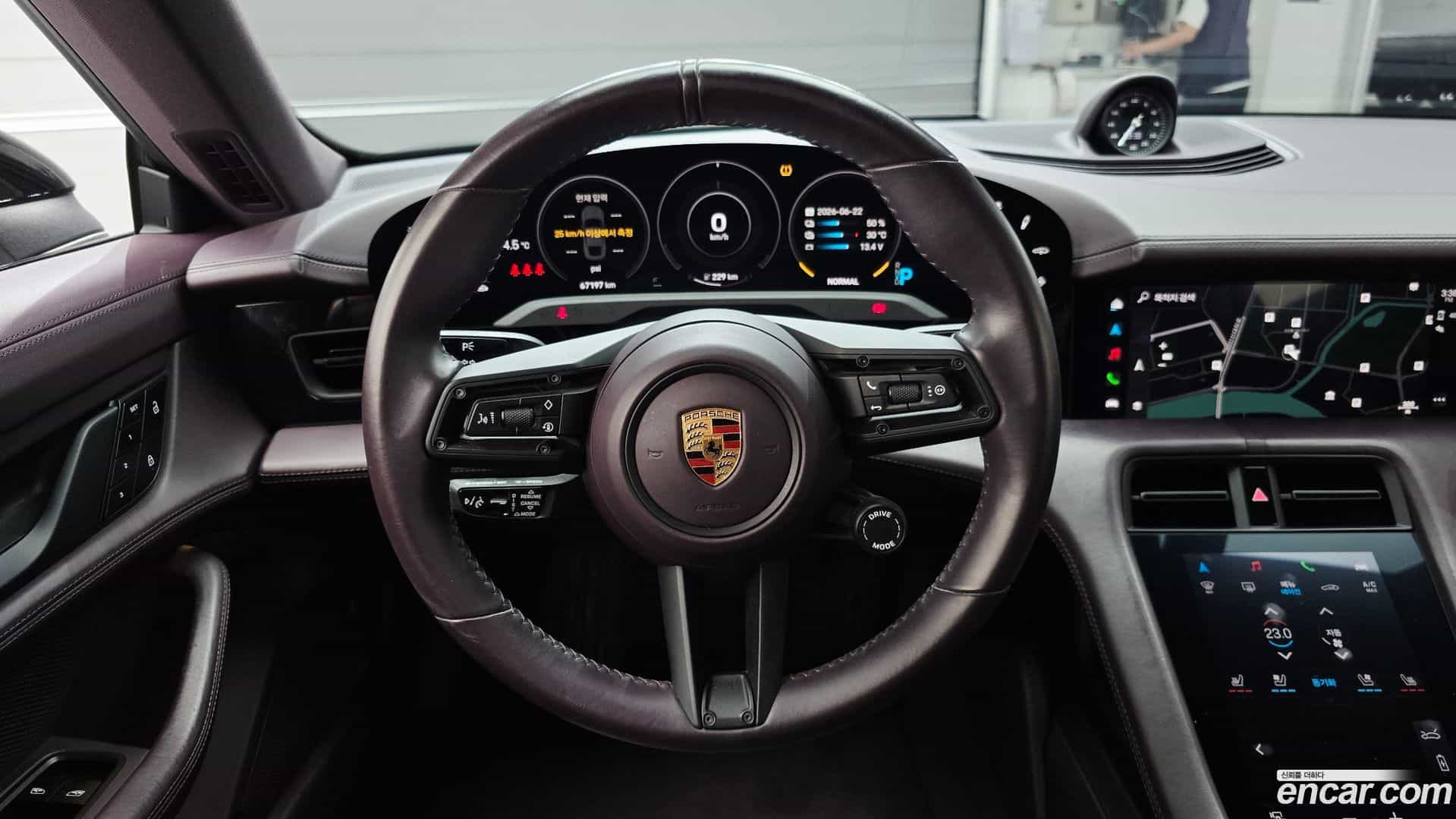 Taycan Porsche 2022.9-OPTION-017
