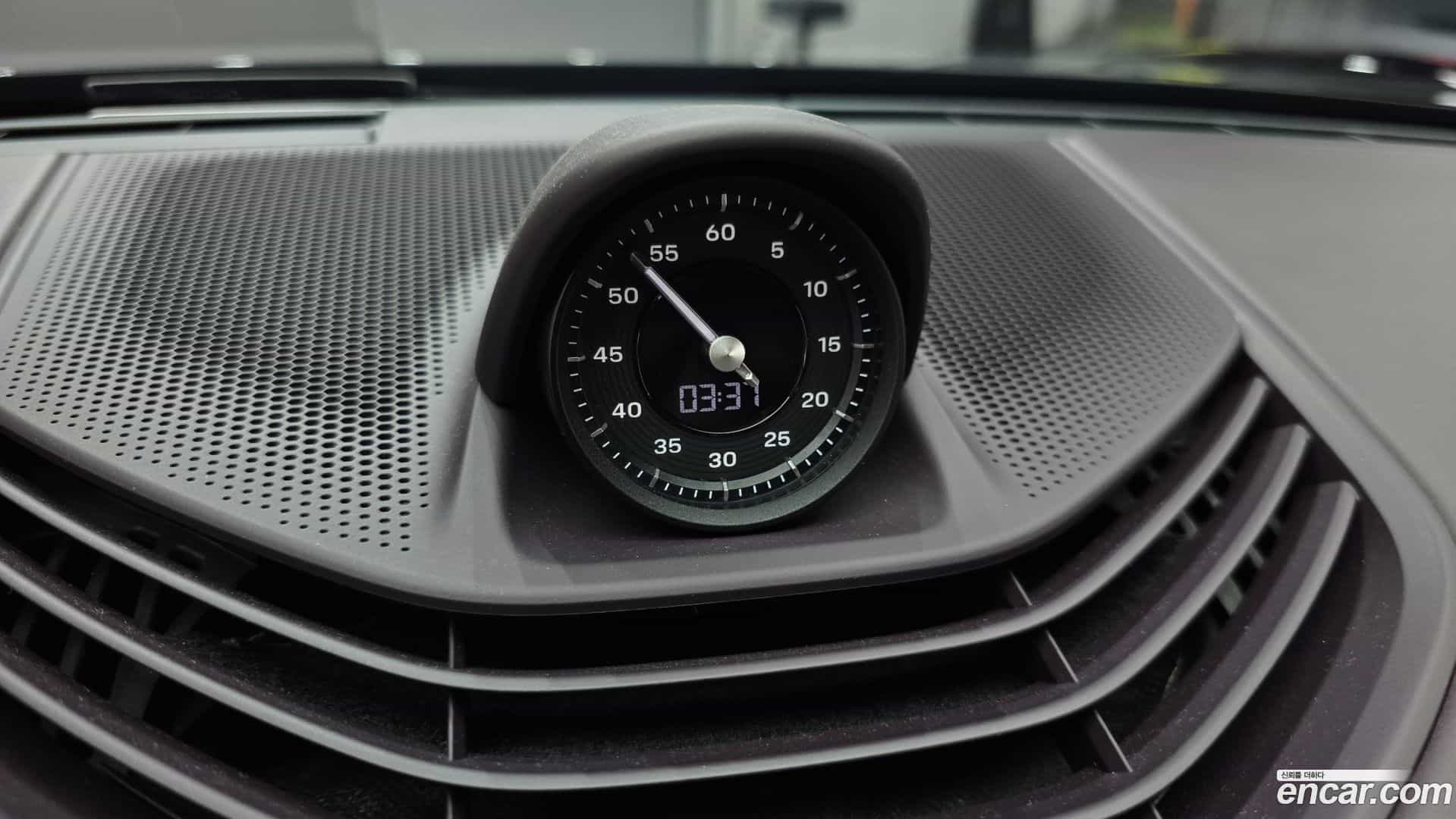 Taycan Porsche 2022.9-OPTION-021