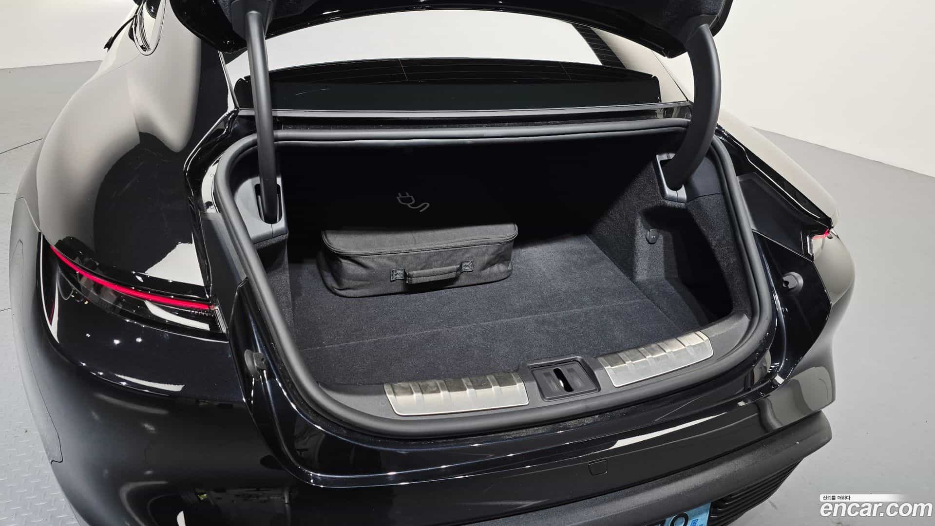 Taycan Porsche 2022.9-OPTION-024