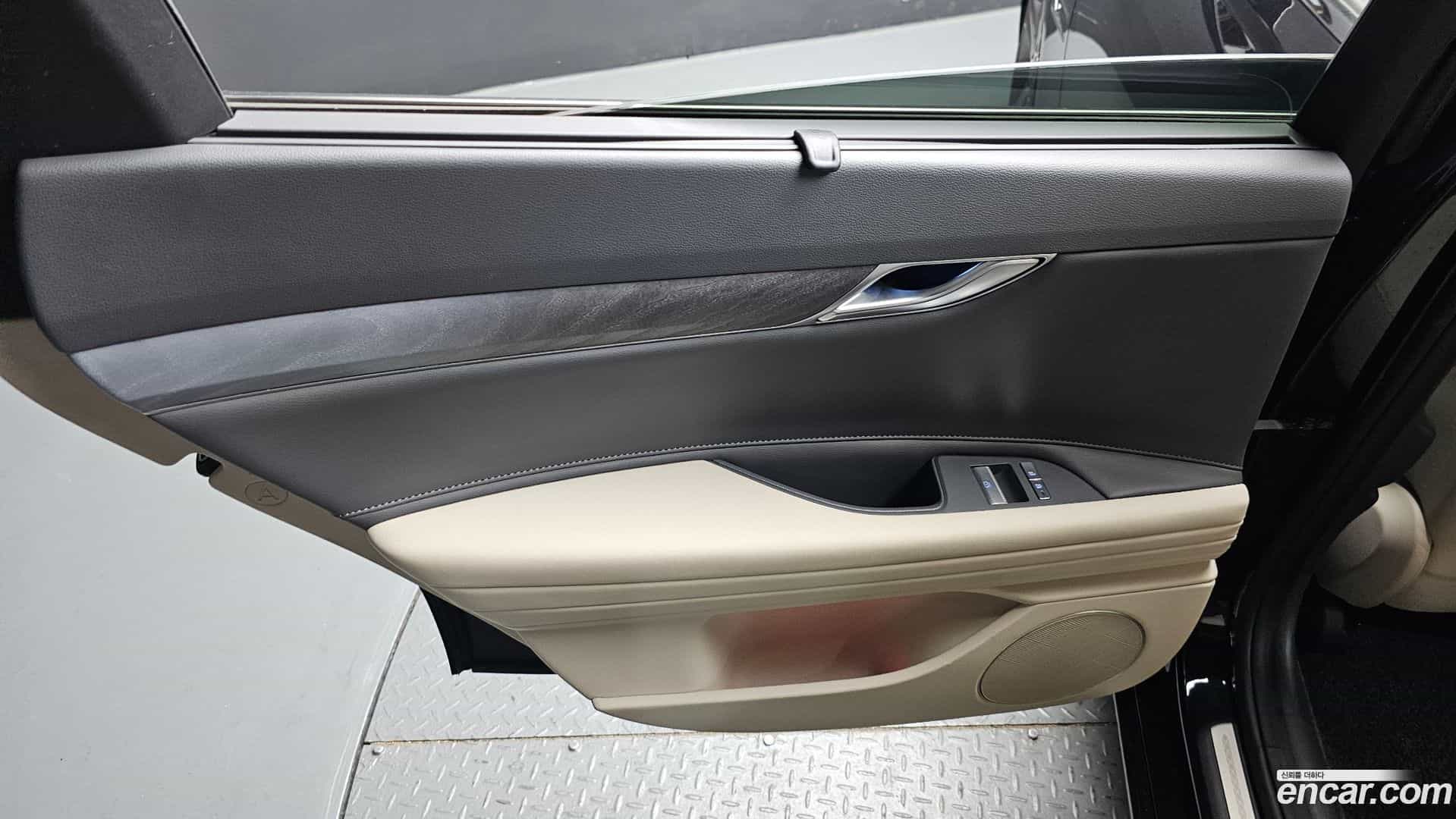 G80 Genesis 2022.10-INNER-035