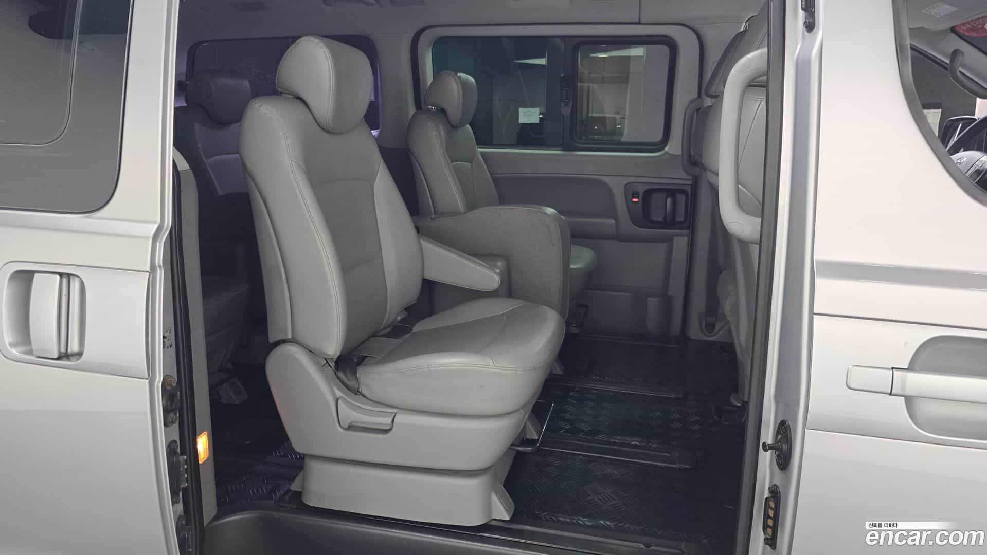Starex Hyundai 2019.1-OPTION-016