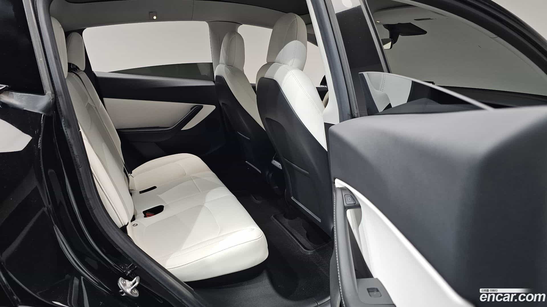 Model Y Tesla 2021.5-OPTION-015
