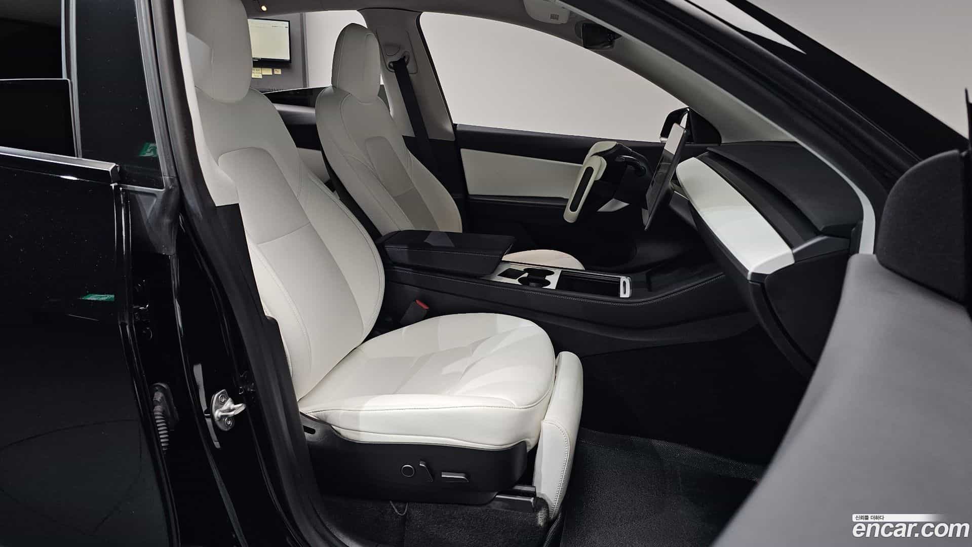 Model Y Tesla 2021.5-OPTION-016
