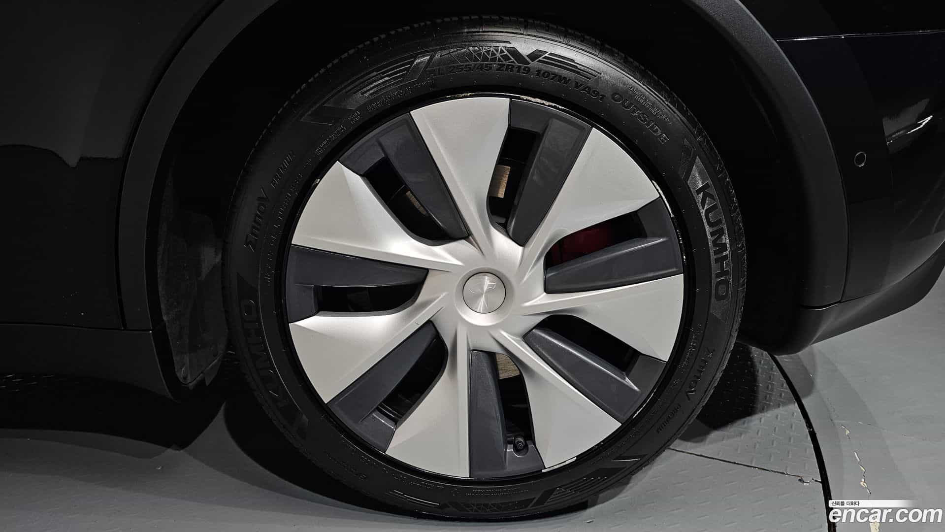 Model Y Tesla 2021.5-OUTER-031