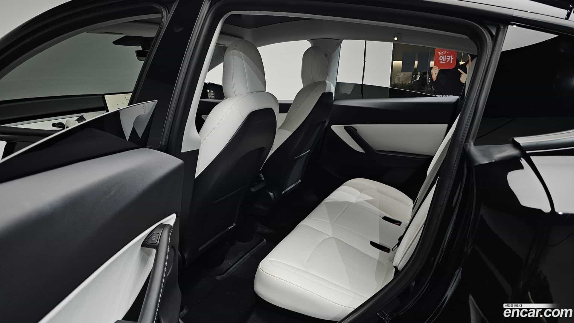 Model Y Tesla 2021.5-INNER-036