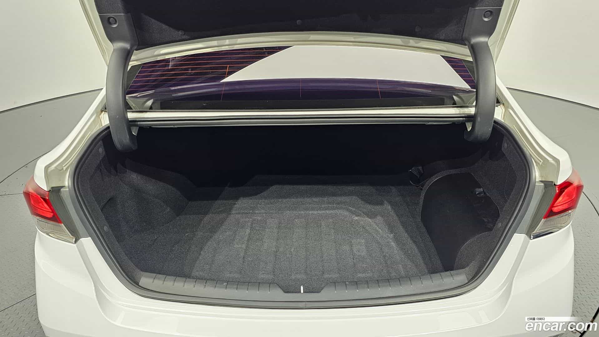 Sonata Hyundai 2018.8-OPTION-024