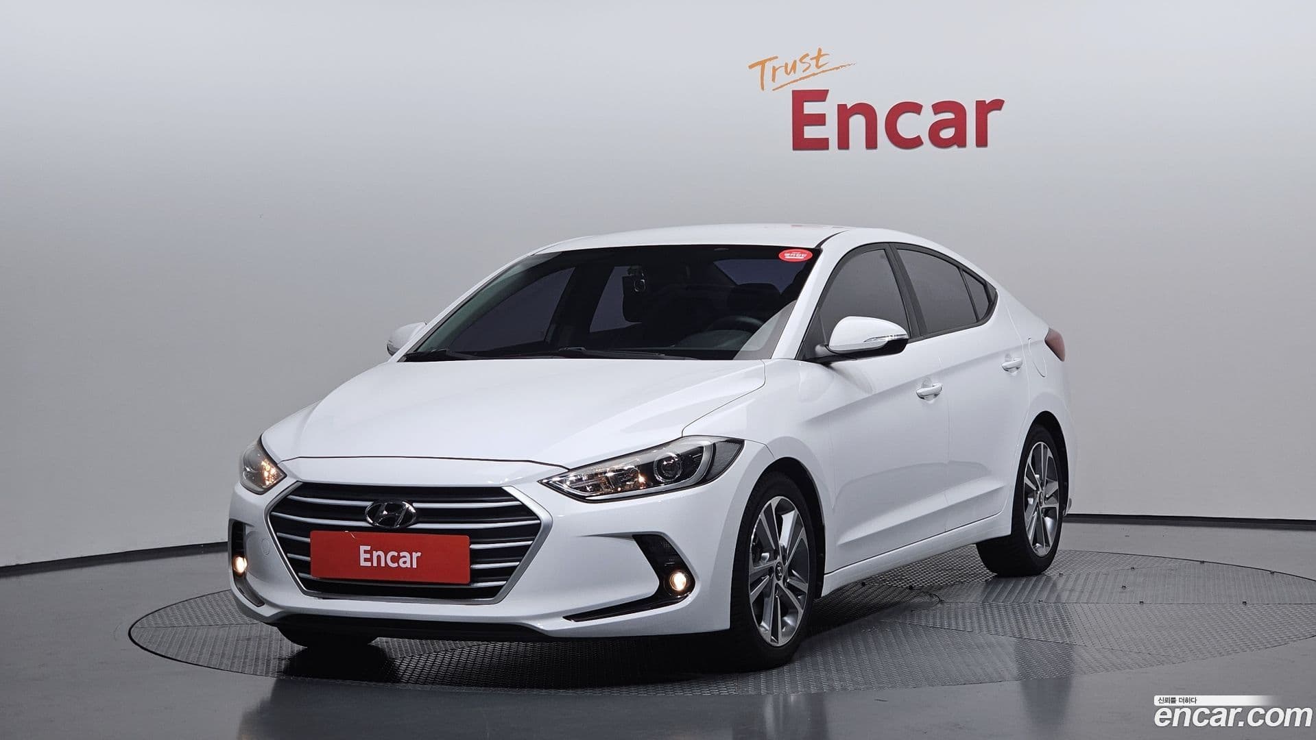 Main__Slider__Photo:AVANTE Hyundai 2017.8-0