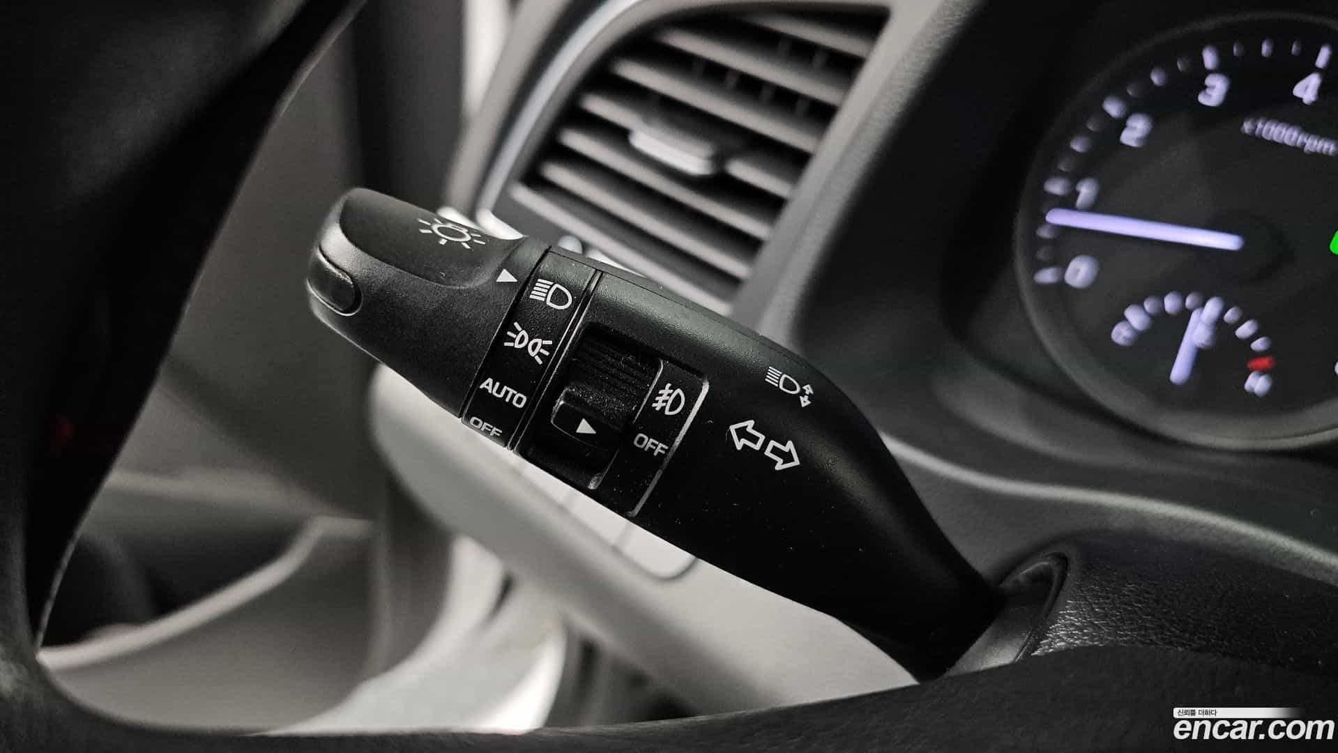 AVANTE Hyundai 2017.8-OPTION-041