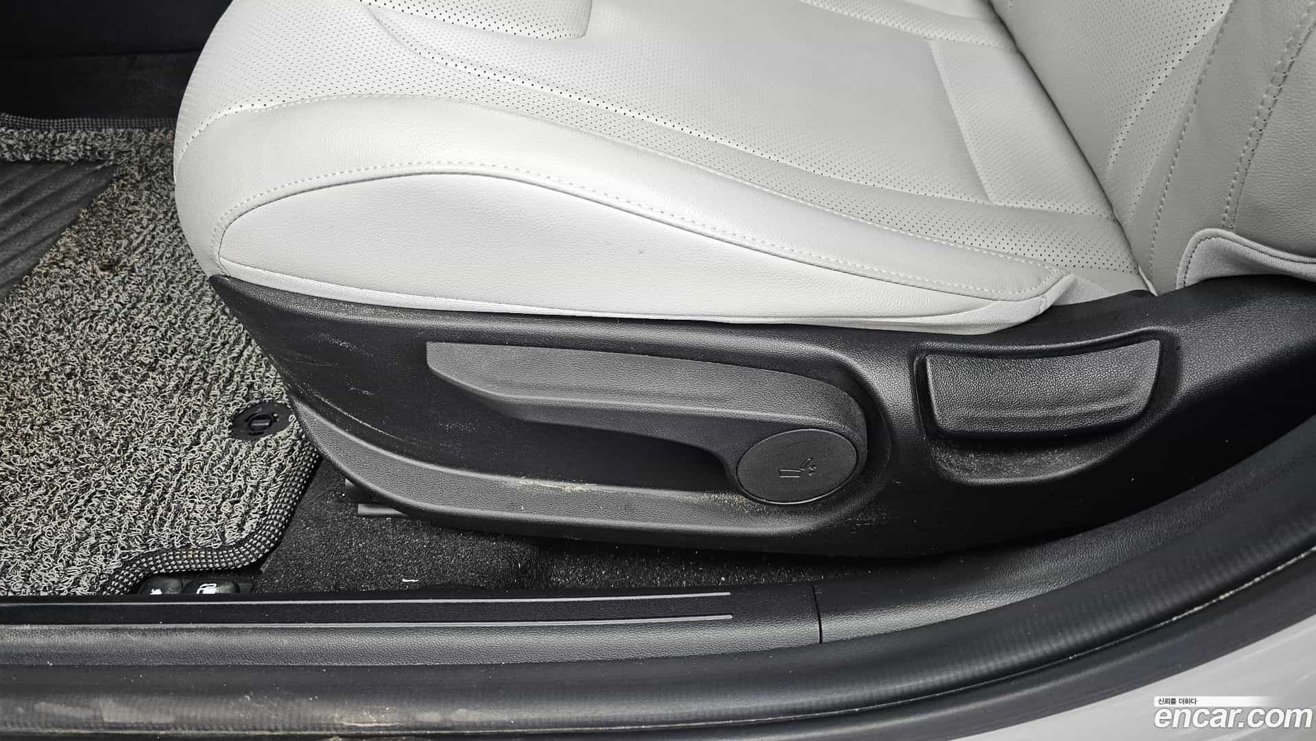 AVANTE Hyundai 2023.0-OPTION-042