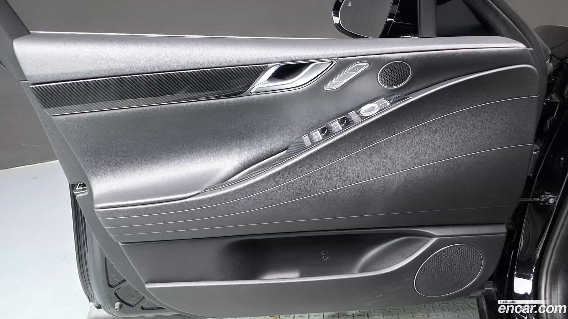 G80 Genesis 2022.0-INNER-034