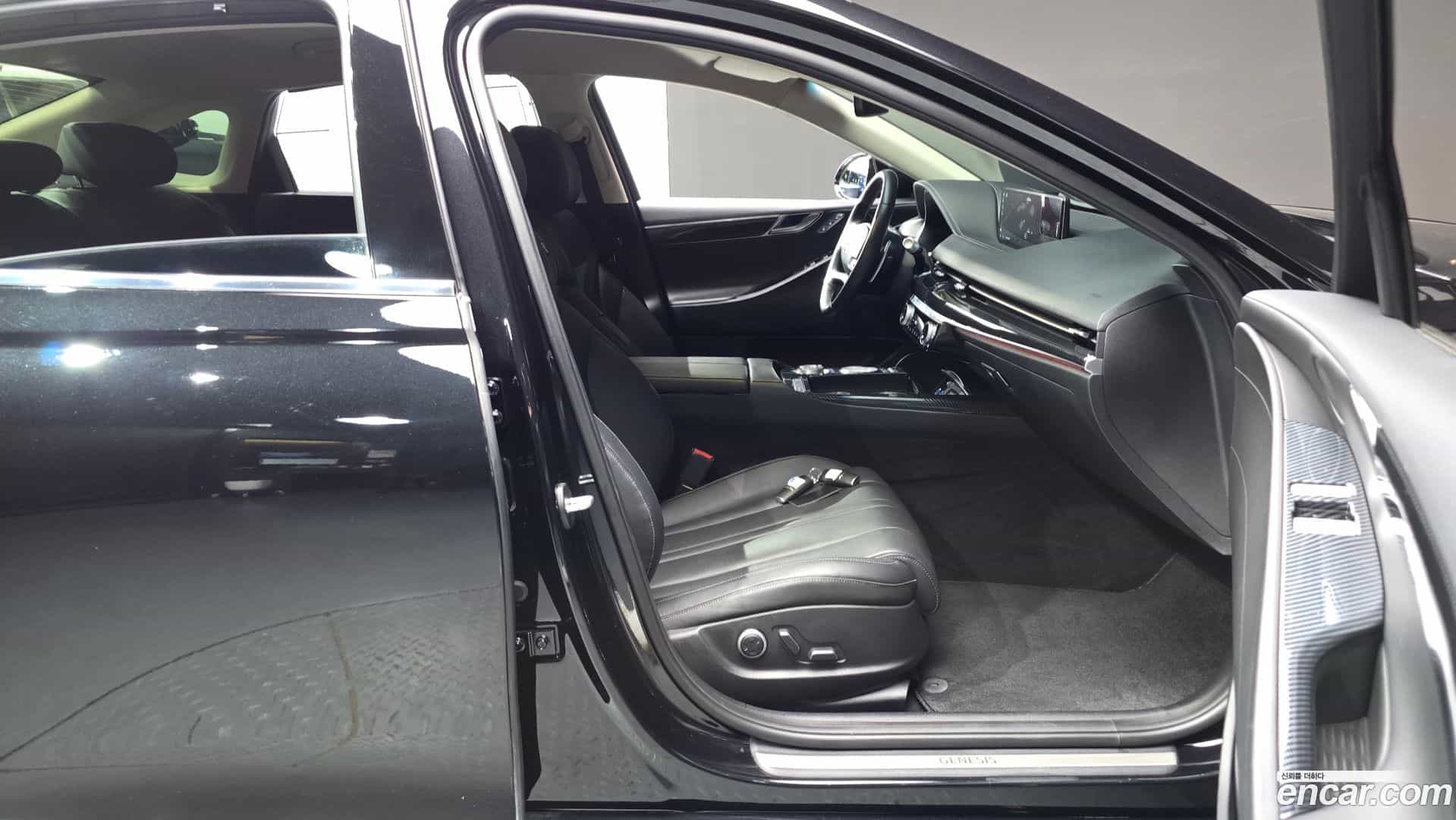 G80 Genesis 2022.0-INNER-036