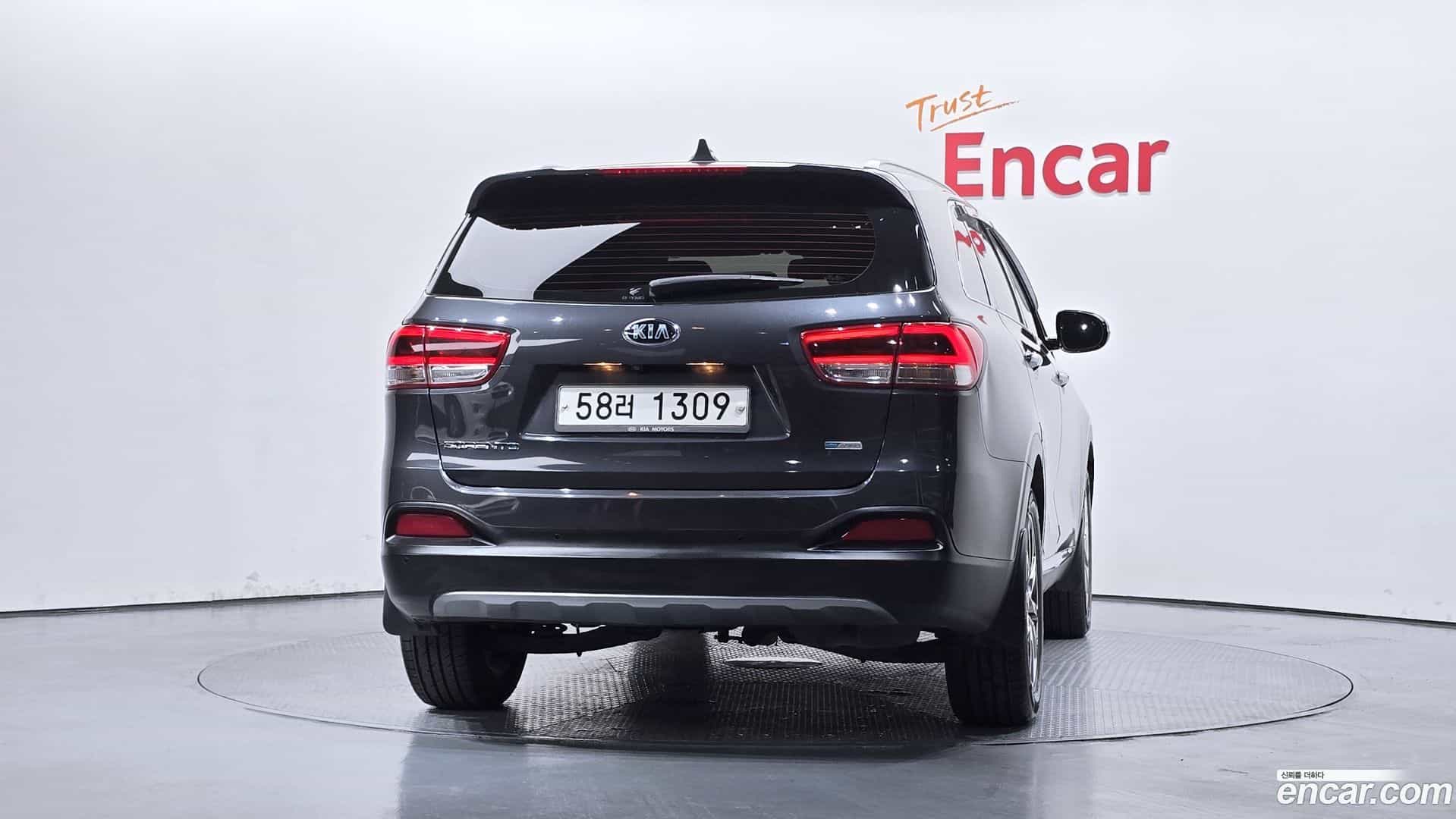 Sorento Kia 2017.6-OUTER-004