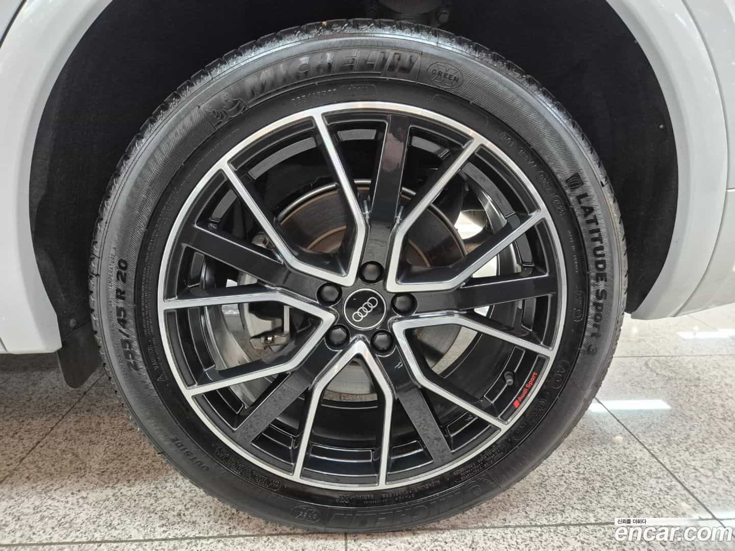 Q5 Audi 2024.11-OUTER-005
