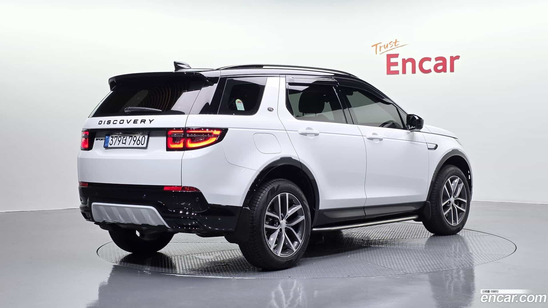 Discovery Sport Land Rover 2025.11-OUTER-002