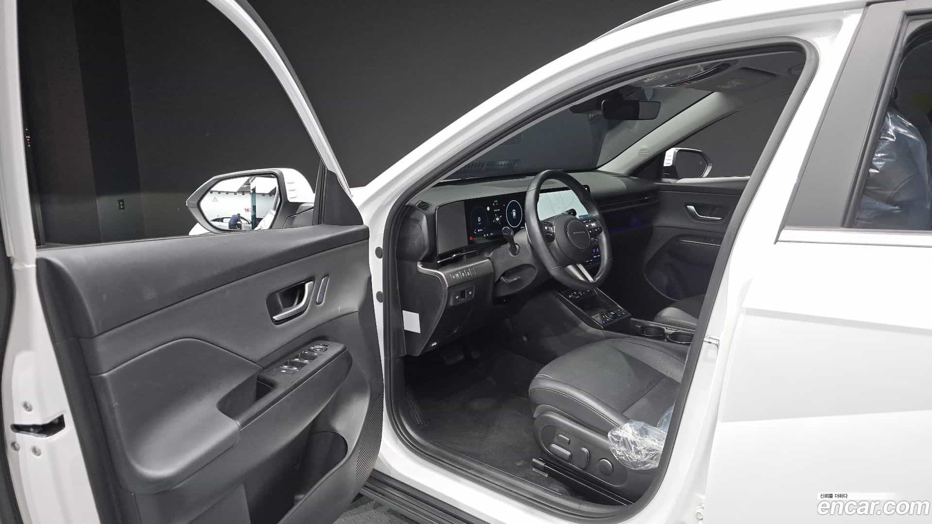 Kona Hyundai 2023.6-INNER-010