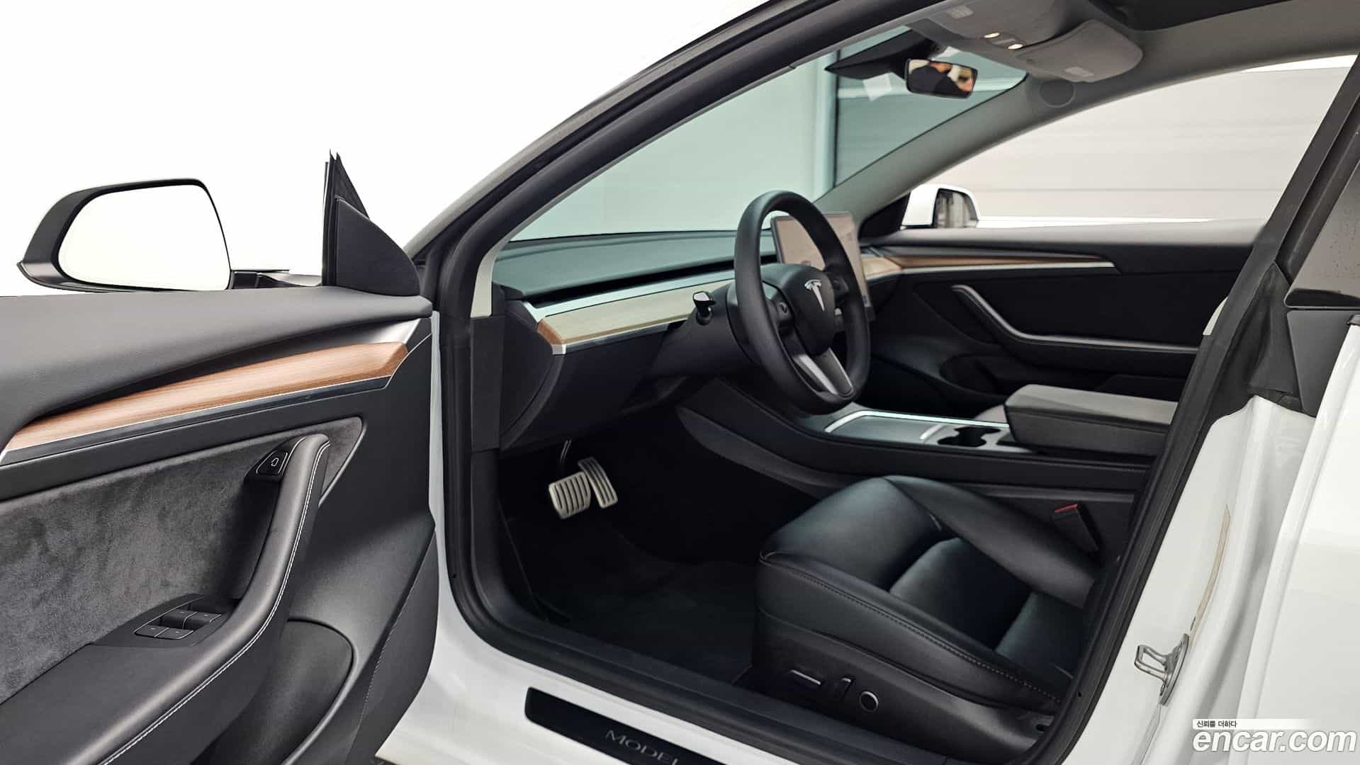 Model 3 Tesla 2022.10-INNER-010