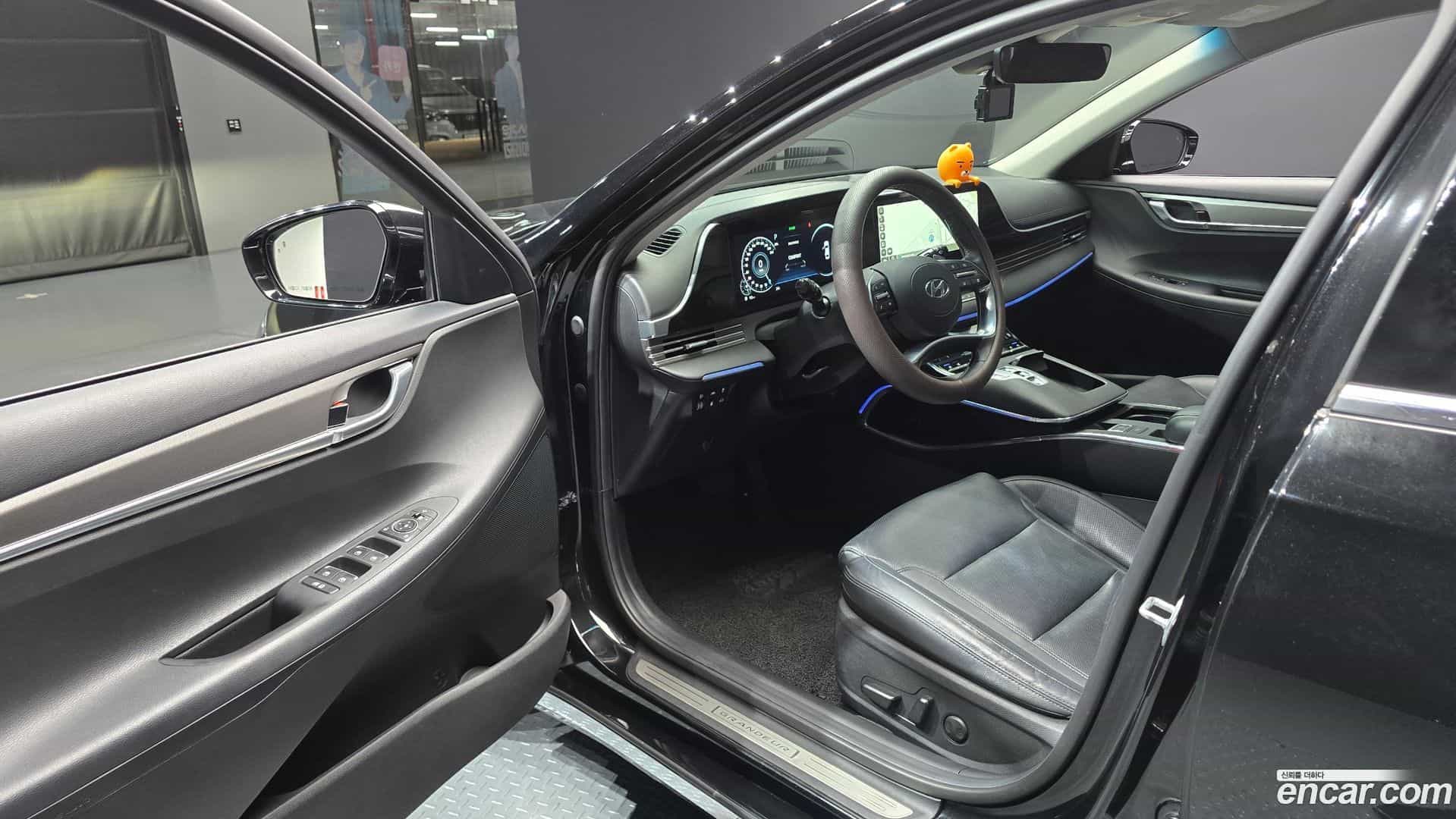 Grandeur Hyundai 2020.10-INNER-010