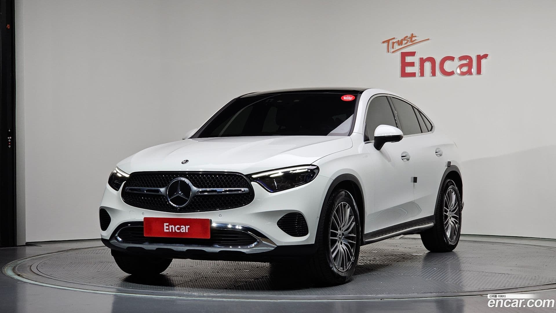 Main__Slider__Photo:GLC-Class Mercedes-Benz 2025.1-0