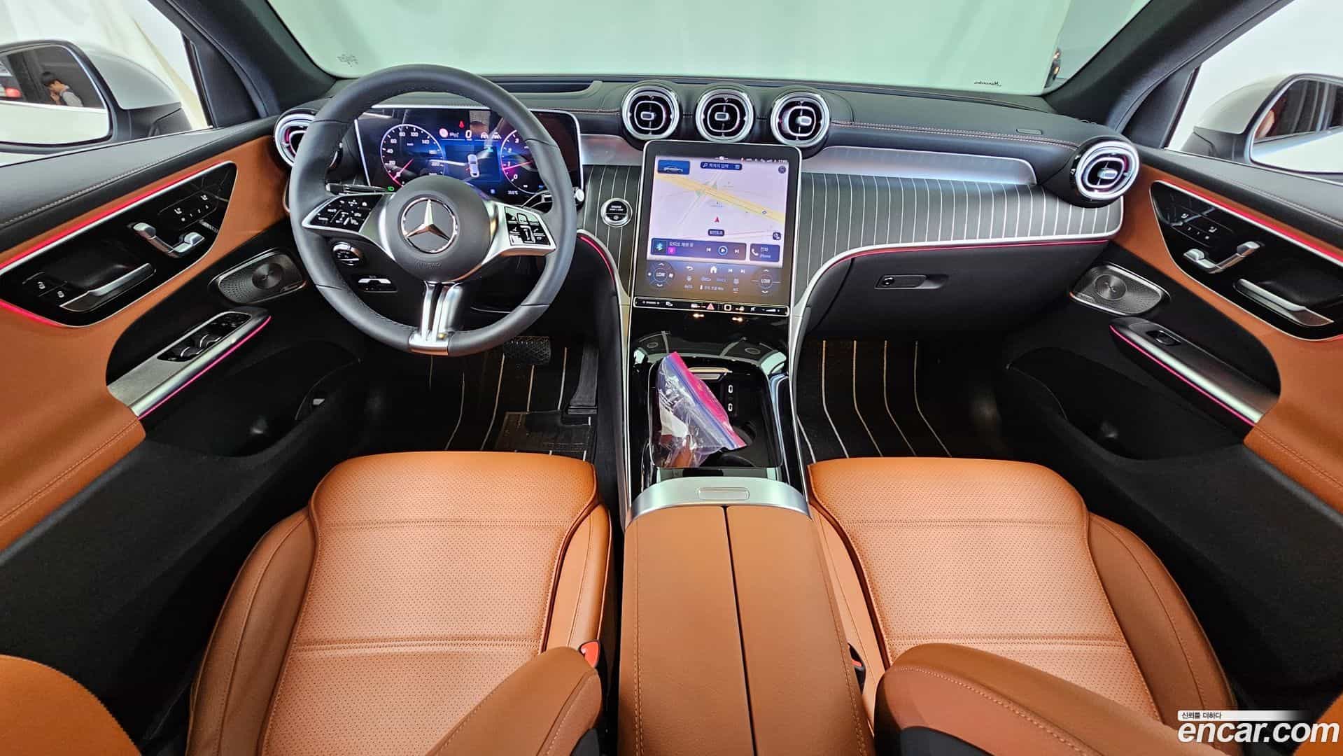 GLC-Class Mercedes-Benz 2025.1-INNER-007