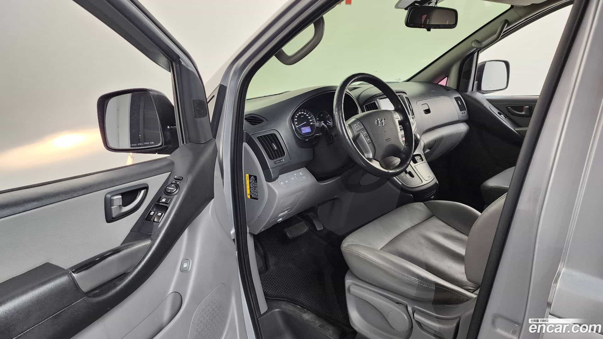 Starex Hyundai 2018.3-INNER-010