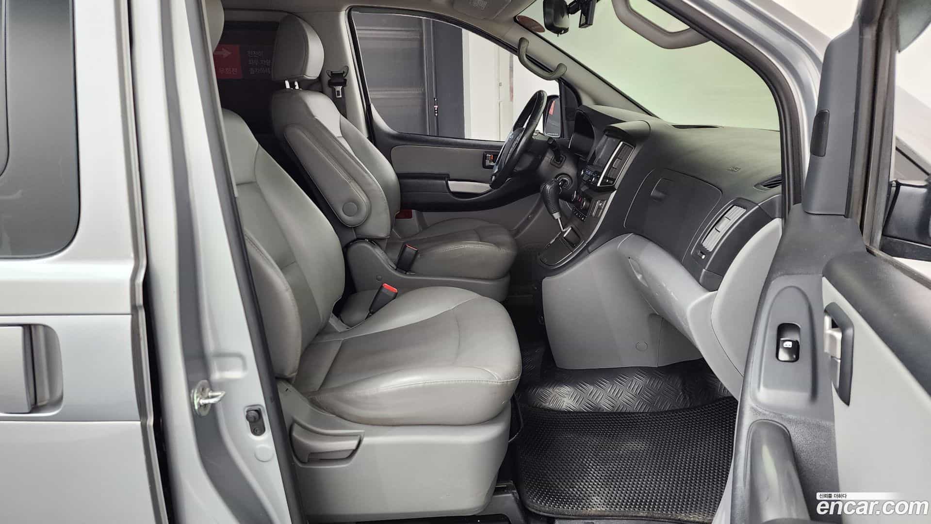 Starex Hyundai 2018.3-INNER-036