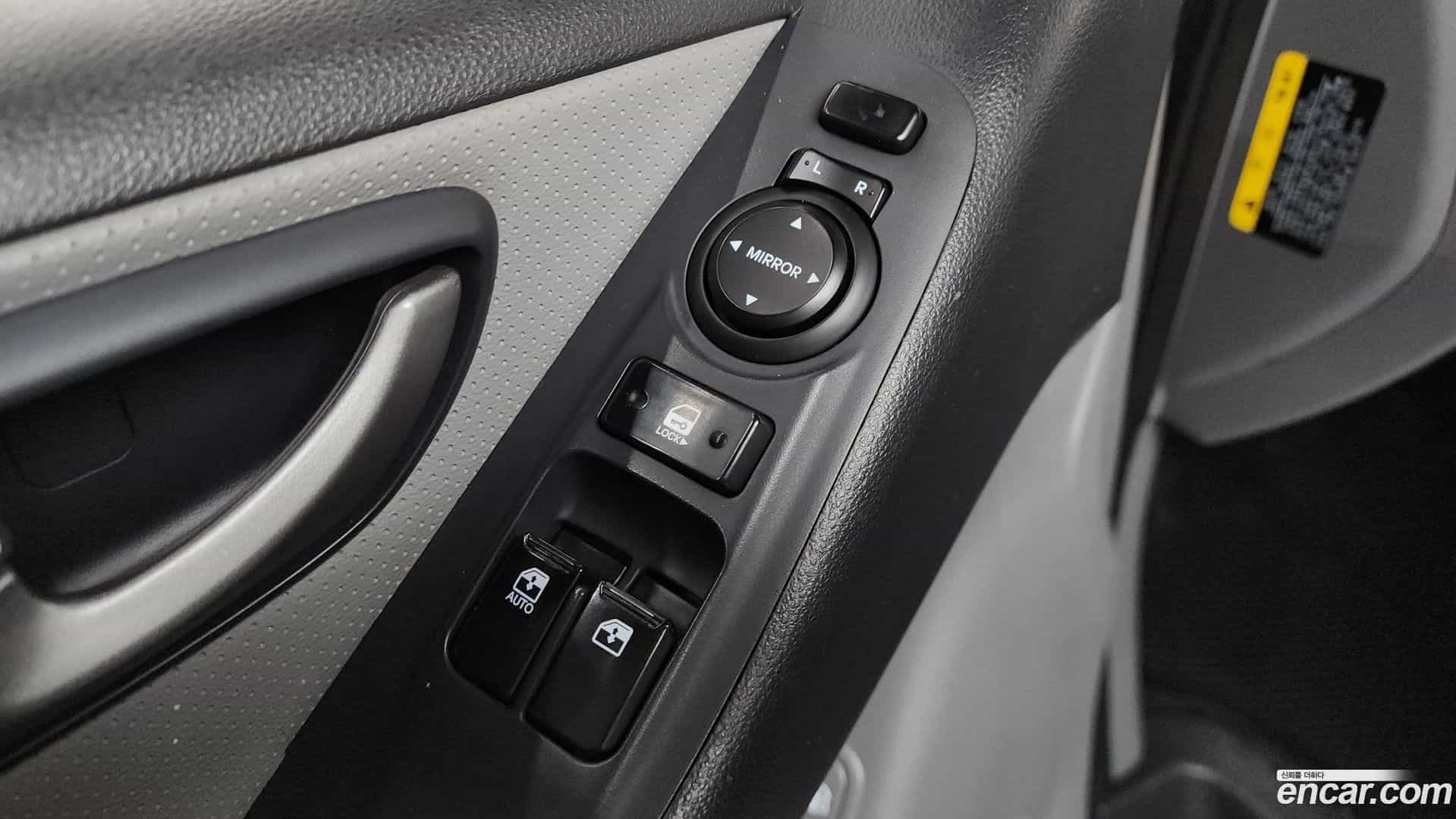 Starex Hyundai 2018.3-OPTION-045