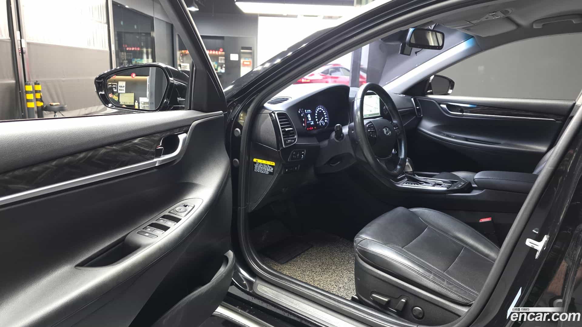 Grandeur Hyundai 2019.4-INNER-010