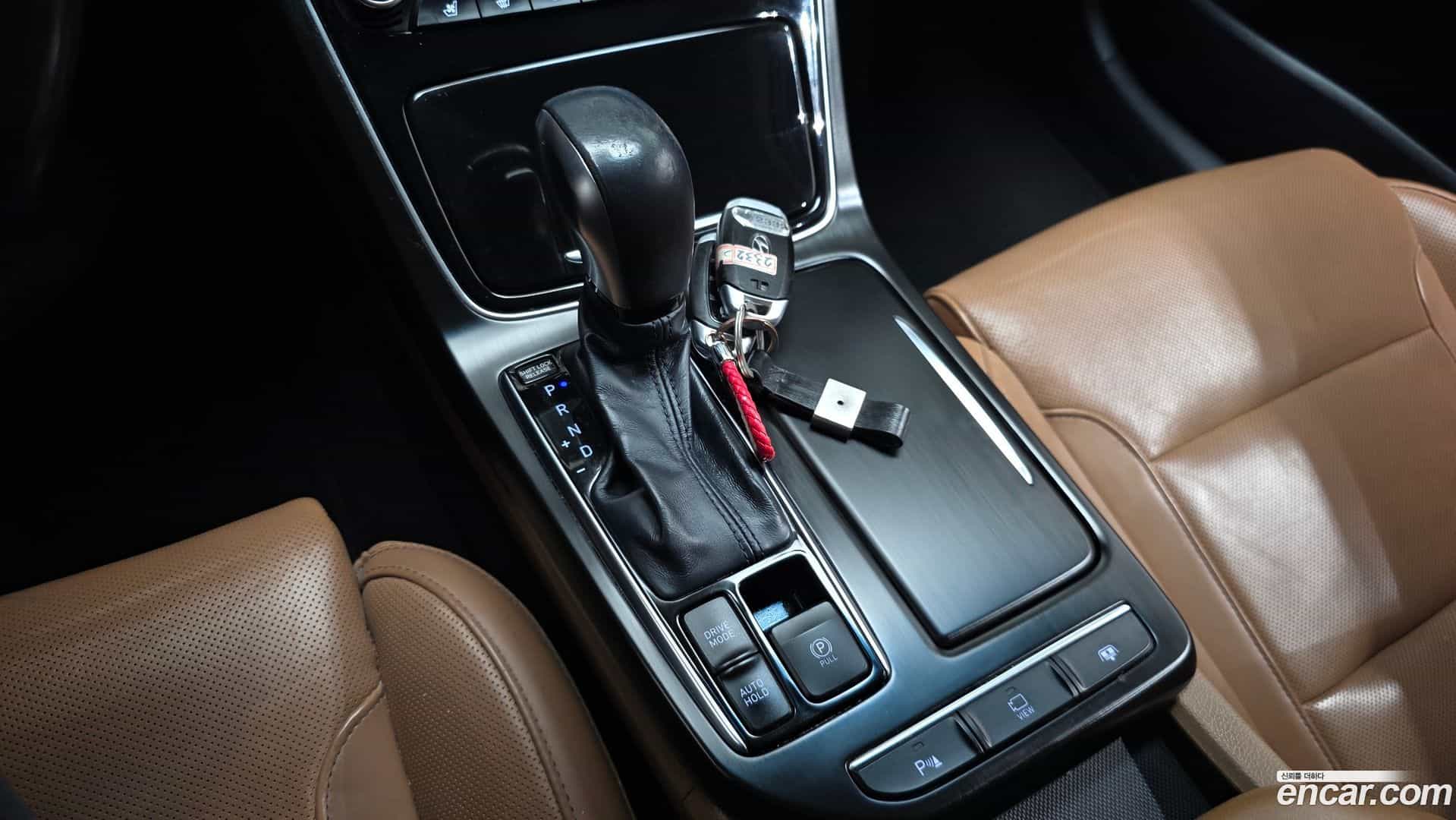 Grandeur Hyundai 2017.11-INNER-009