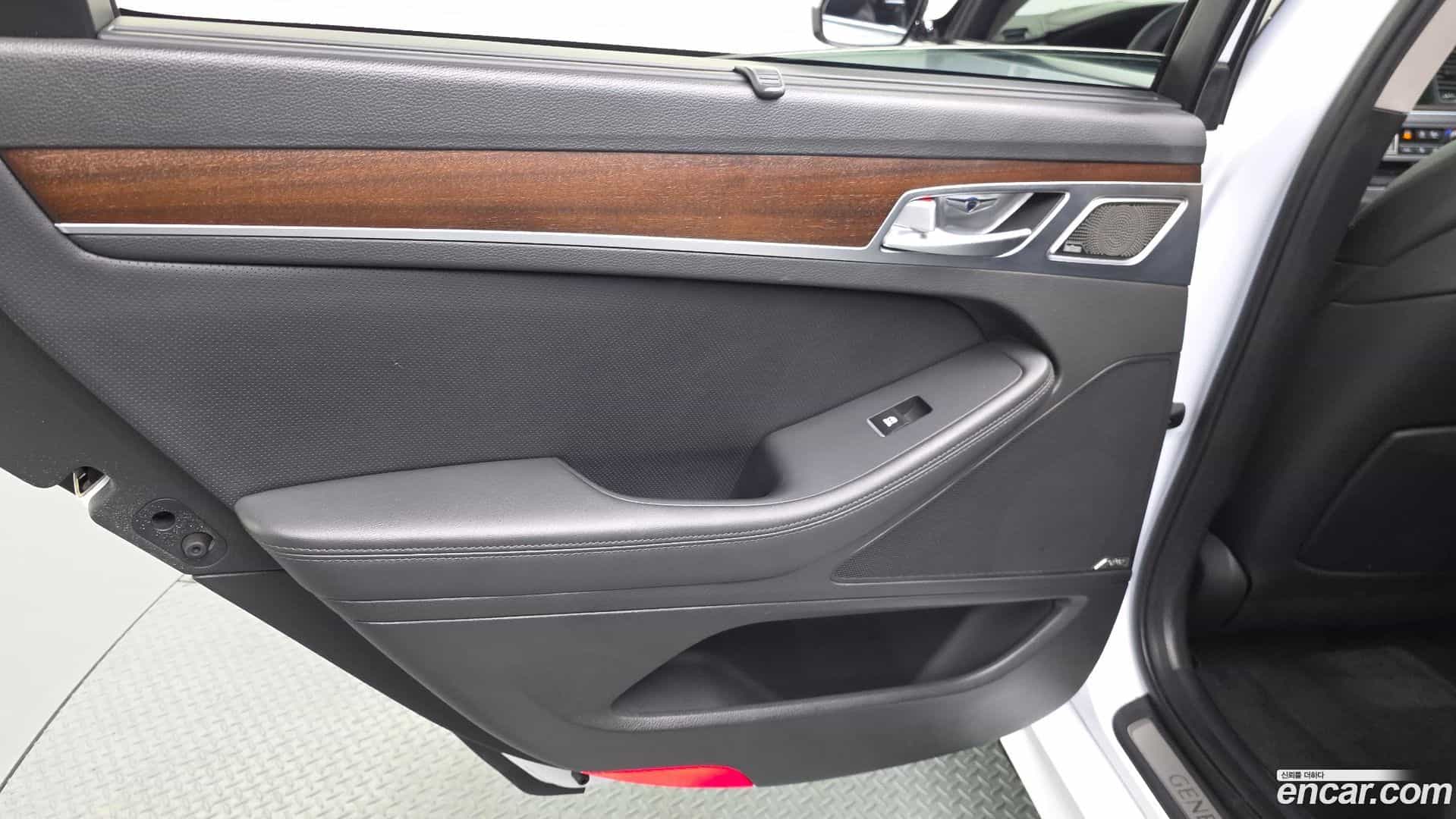 G80 Genesis 2017.11-INNER-035