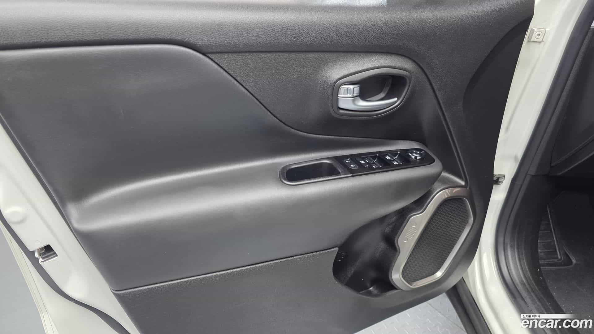 Renegade Jeep 2021.2-INNER-034