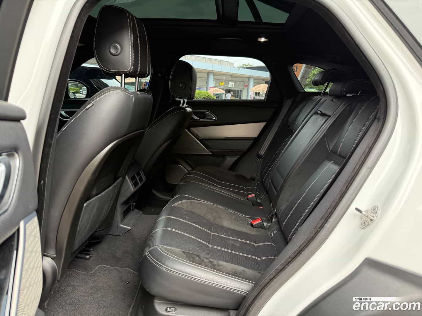 Range Rover Velar Land Rover 2017.10-OPTION-015