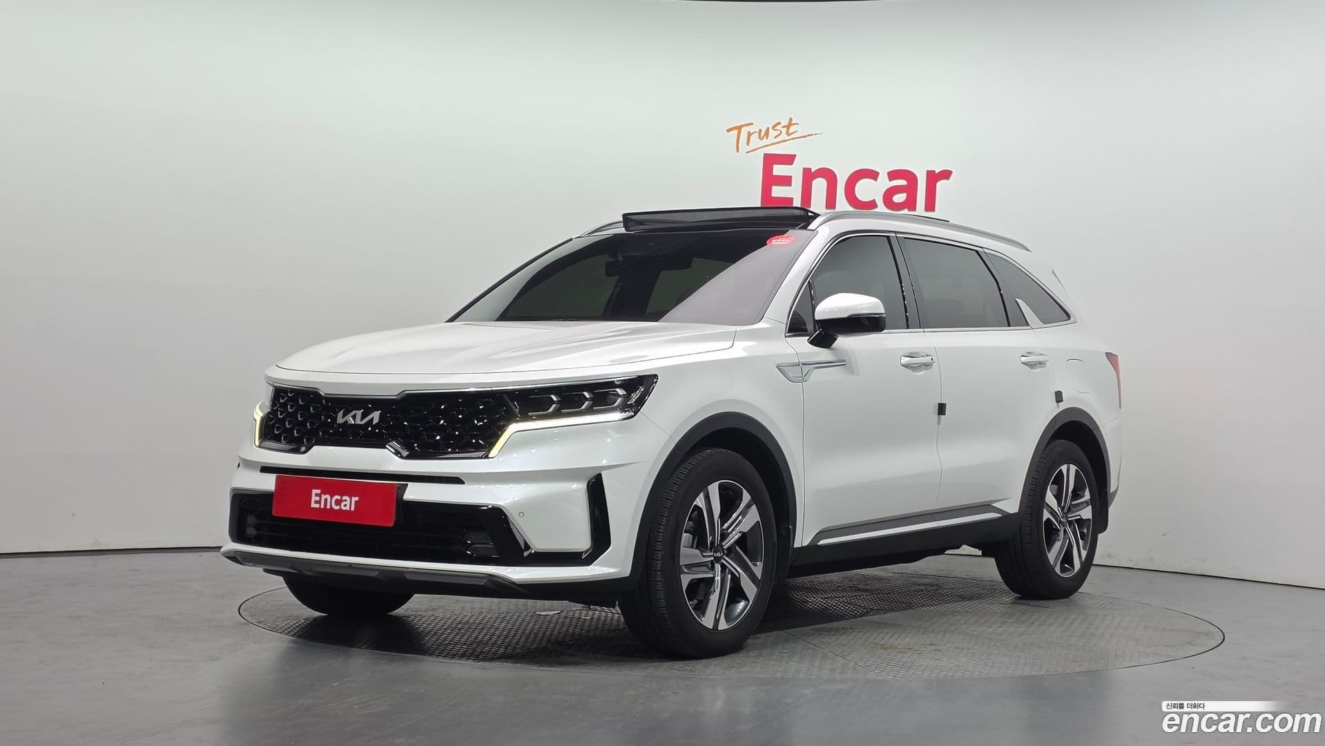 Main__Slider__Photo:Sorento Kia 2022.3-0