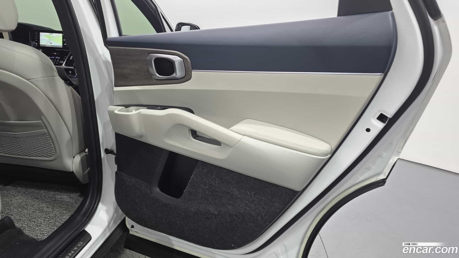 Sorento Kia 2022.3-INNER-035