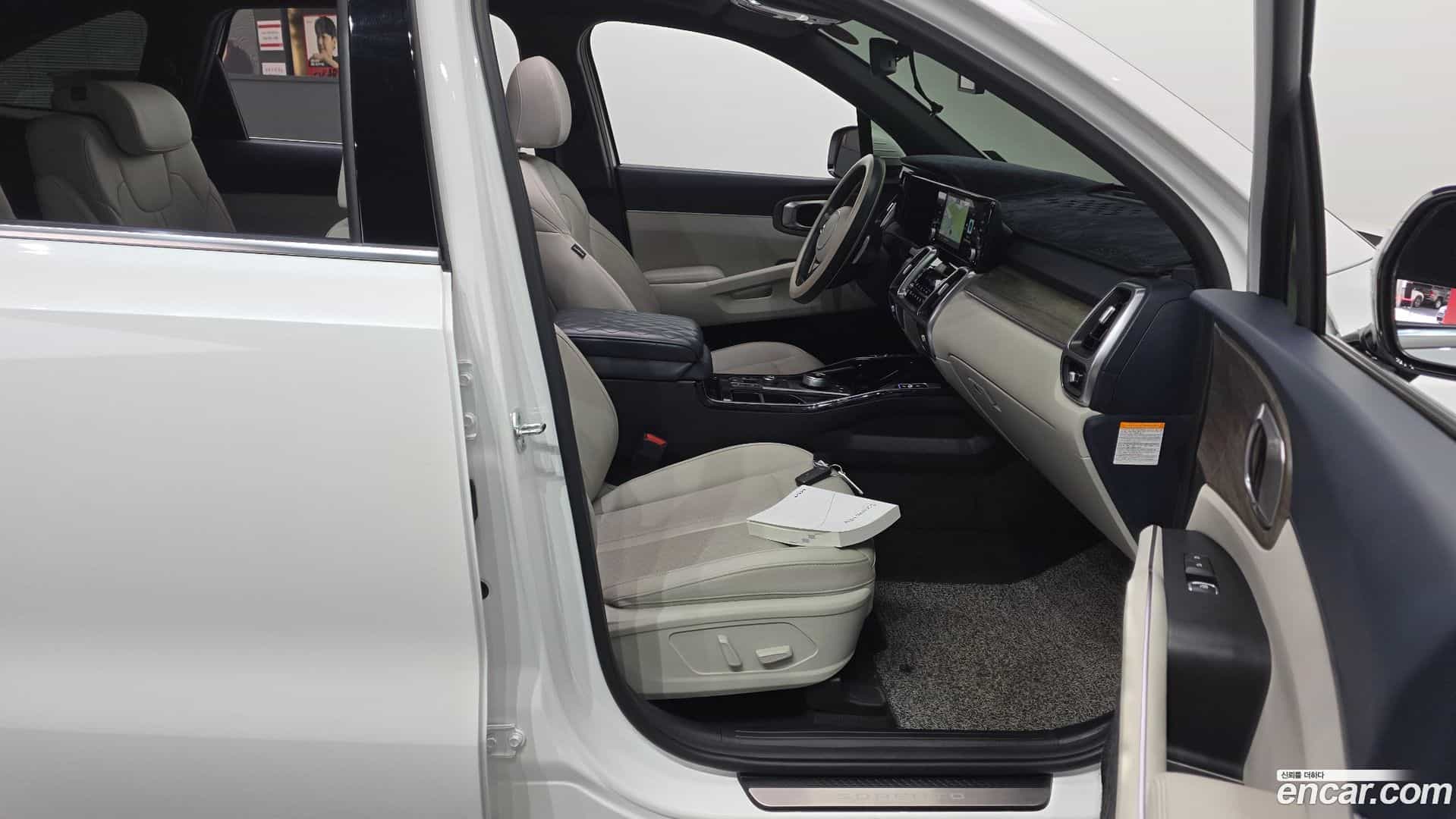 Sorento Kia 2022.3-INNER-036