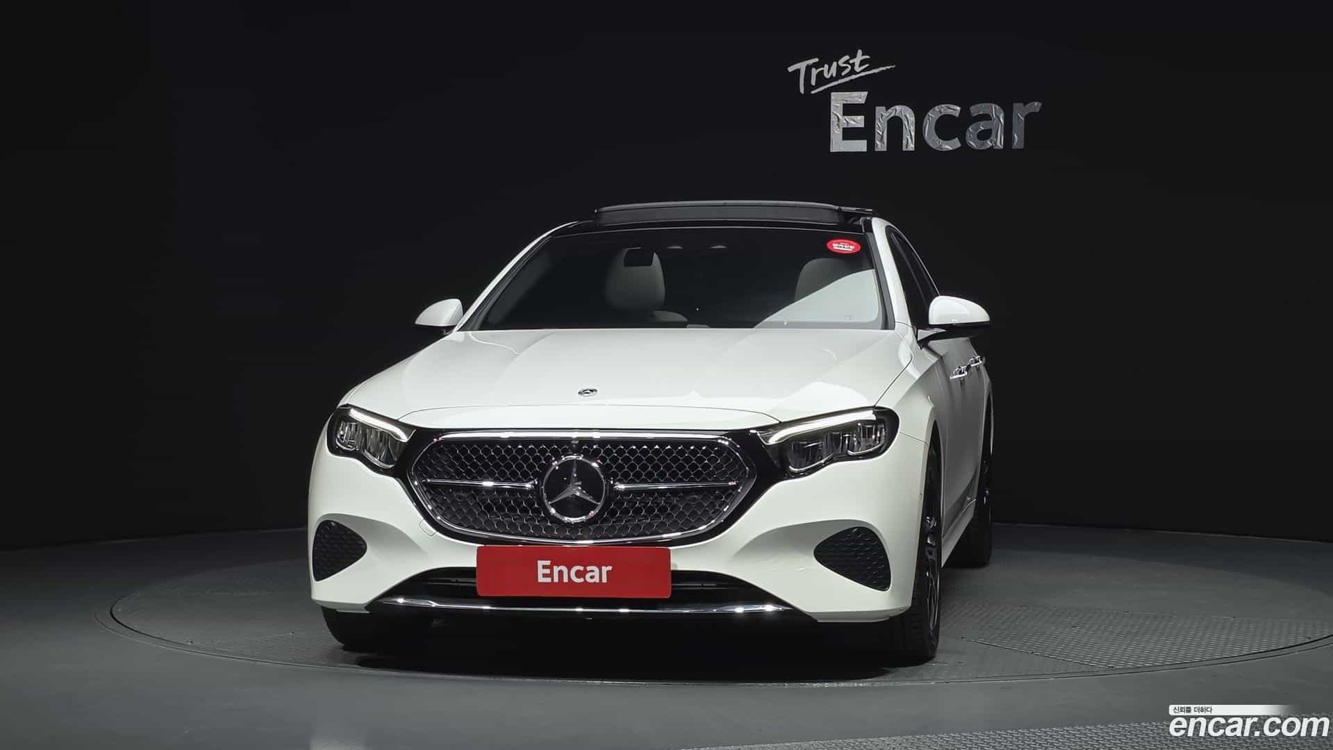 E-Class Mercedes-Benz 2025.10-OUTER-003