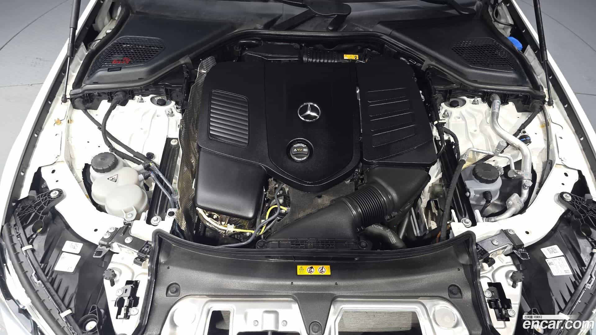 E-Class Mercedes-Benz 2025.10-OUTER-006
