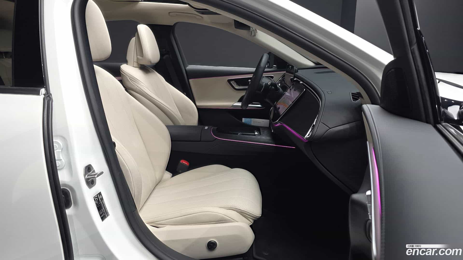 E-Class Mercedes-Benz 2025.10-INNER-036