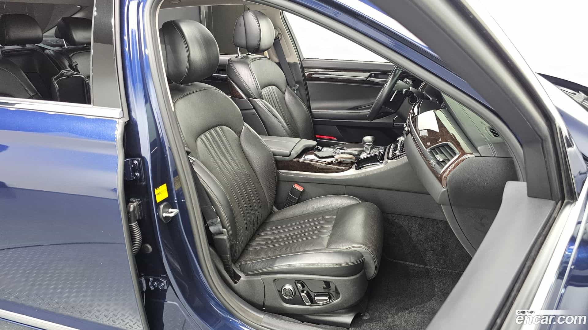 EQ900 Genesis 2016.2-OPTION-015