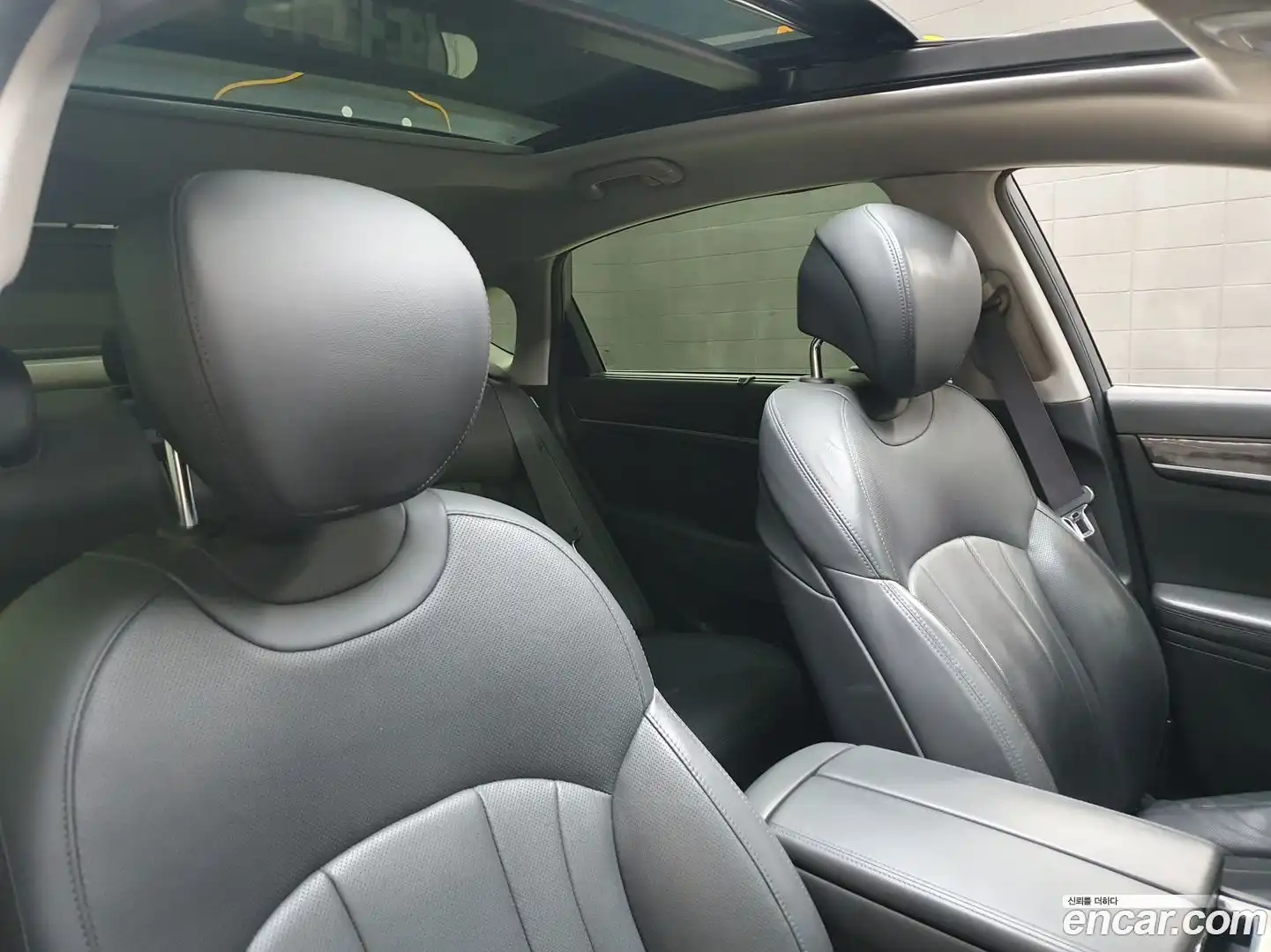 G80 Genesis 2016.8-INNER-010