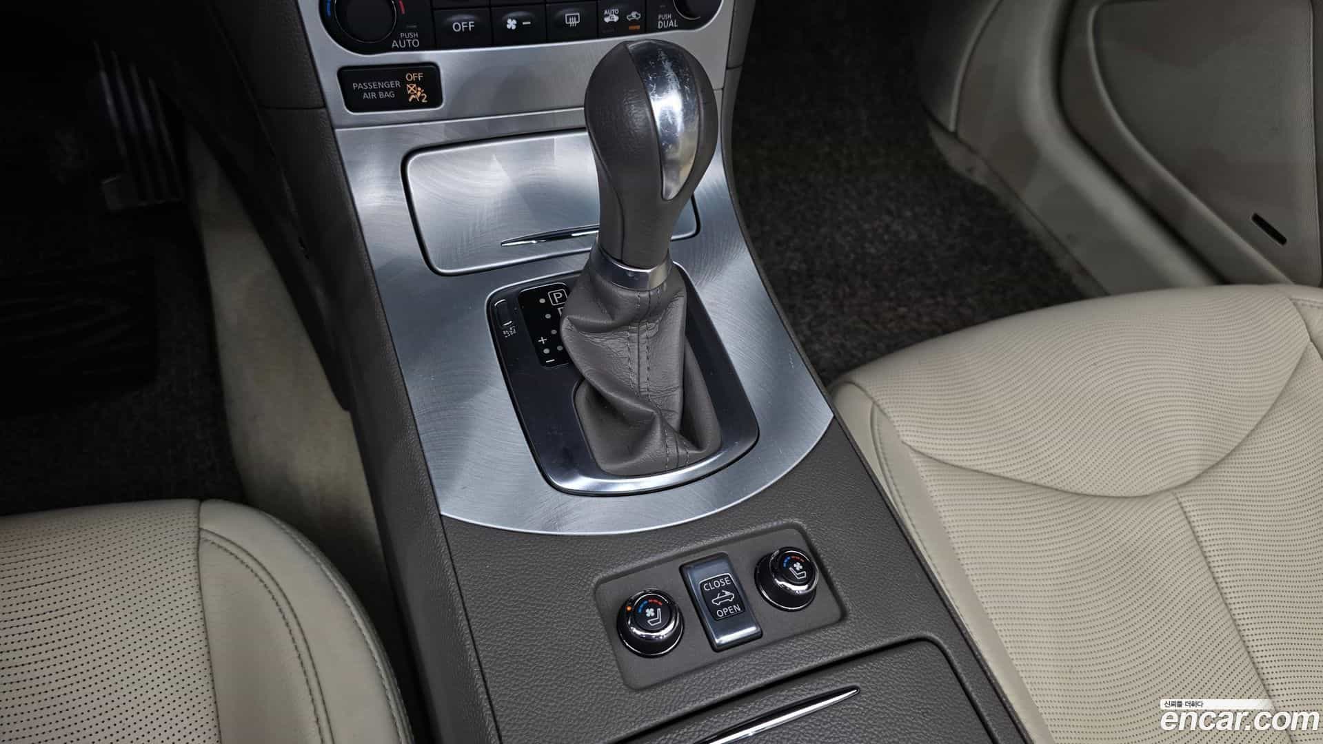 G Infiniti 2009.5-INNER-009