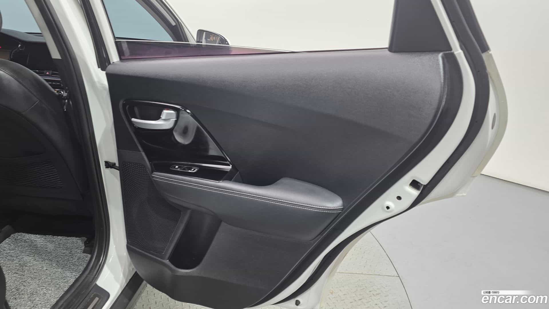 Niro Kia 2019.4-INNER-035